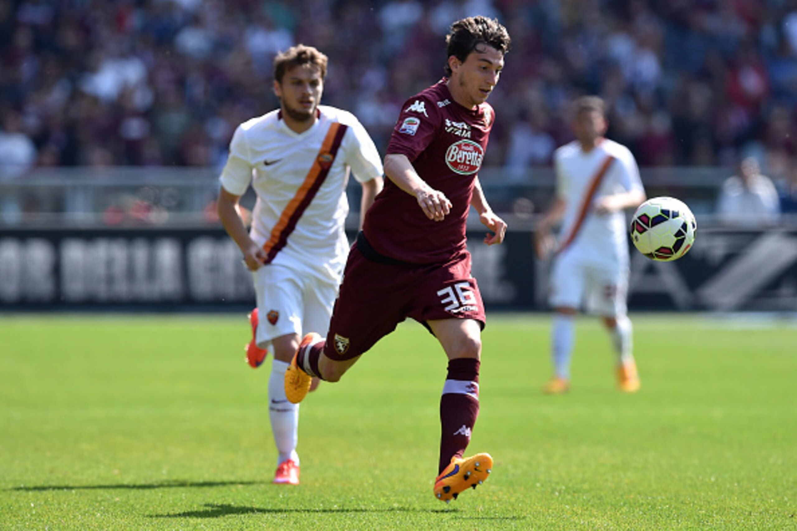 TURIN, ITALY - APRIL 12:  Matteo Darmian of Torino FC in action during the Serie A match between Torino FC and AS Roma at Stadio Olimpico di Torino on April 12, 2015 in Turin, Italy.  (Photo by Valerio Pennicino/Getty Images)