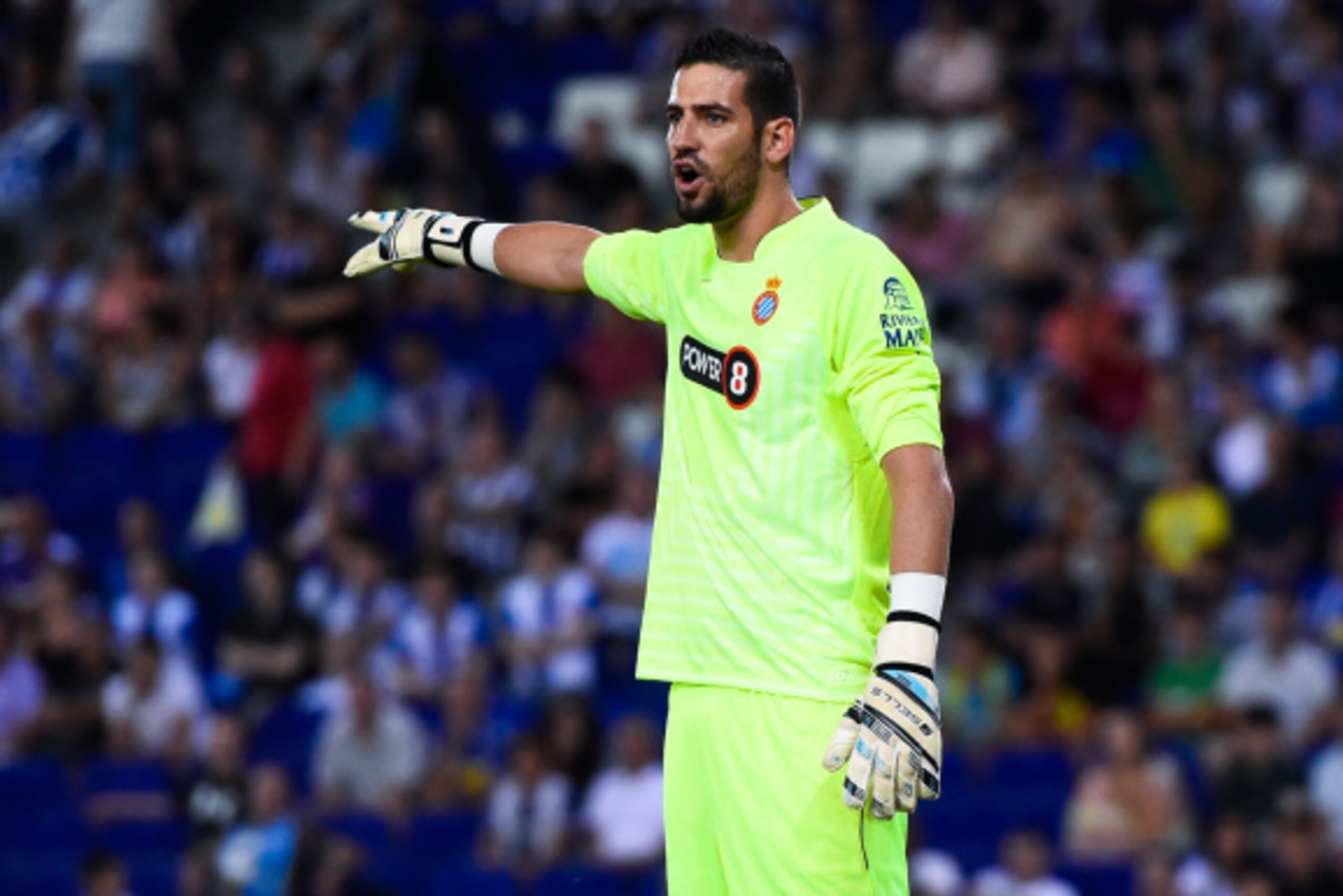 BARCELONA, SPAIN - AUGUST 30: Kiko Casilla of RCD Espanyol looks on during the La Liga Match between RCD Espanyol and Sevilla FC at Cornella-El Prat Stadium on August 30, 2014 in Barcelona, Spain. (Photo by David Ramos/Getty Images) BARCELONA, SPAIN - AUGUST 30: Kiko Casilla of RCD Espanyol looks on during the La Liga Match between RCD Espanyol and Sevilla FC at Cornella-El Prat Stadium on August 30, 2014 in Barcelona, Spain. (Photo by David Ramos/Getty Images)