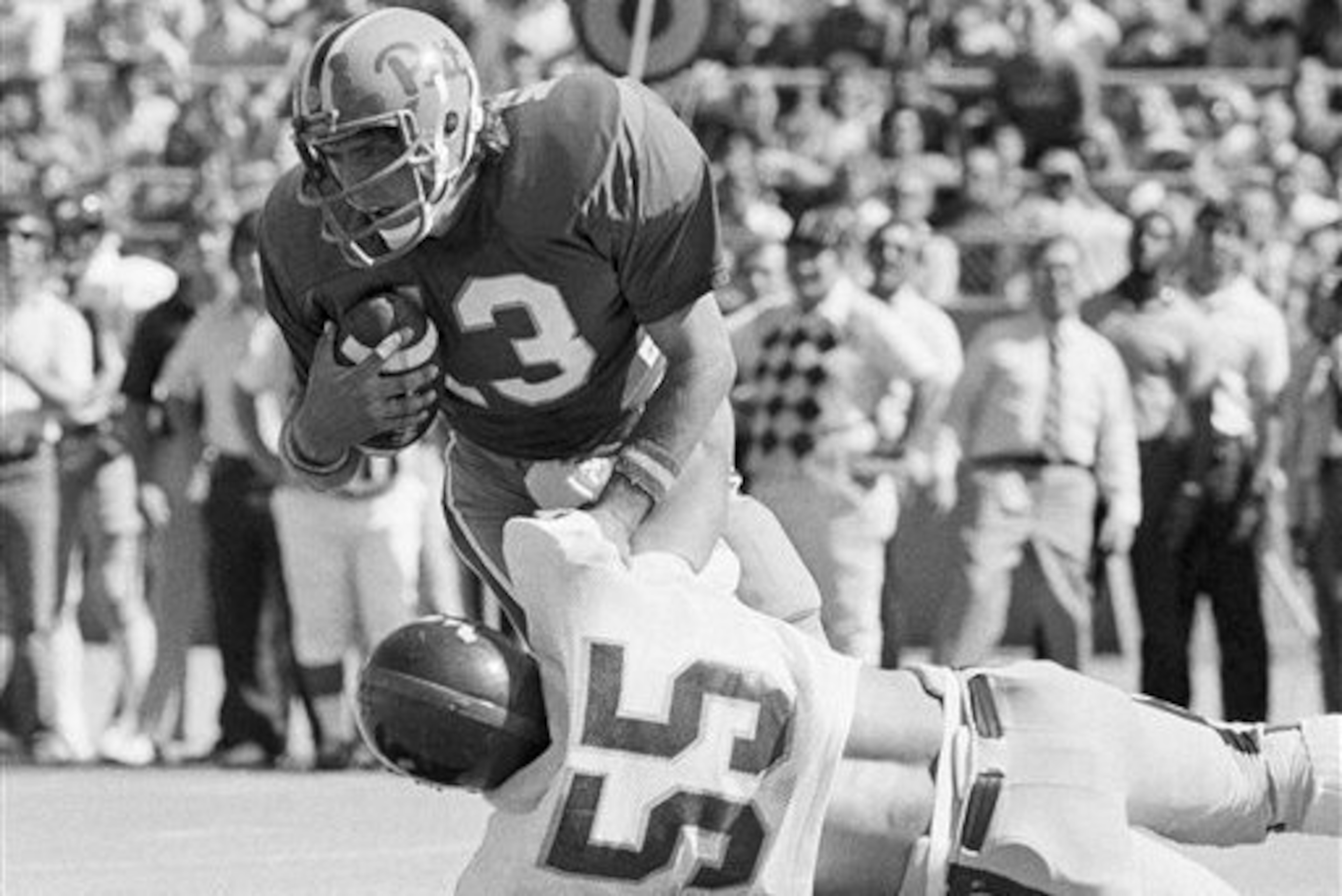 Marino struggling vs. West Virginia in 1982 Marino struggling vs. West Virginia in 1982