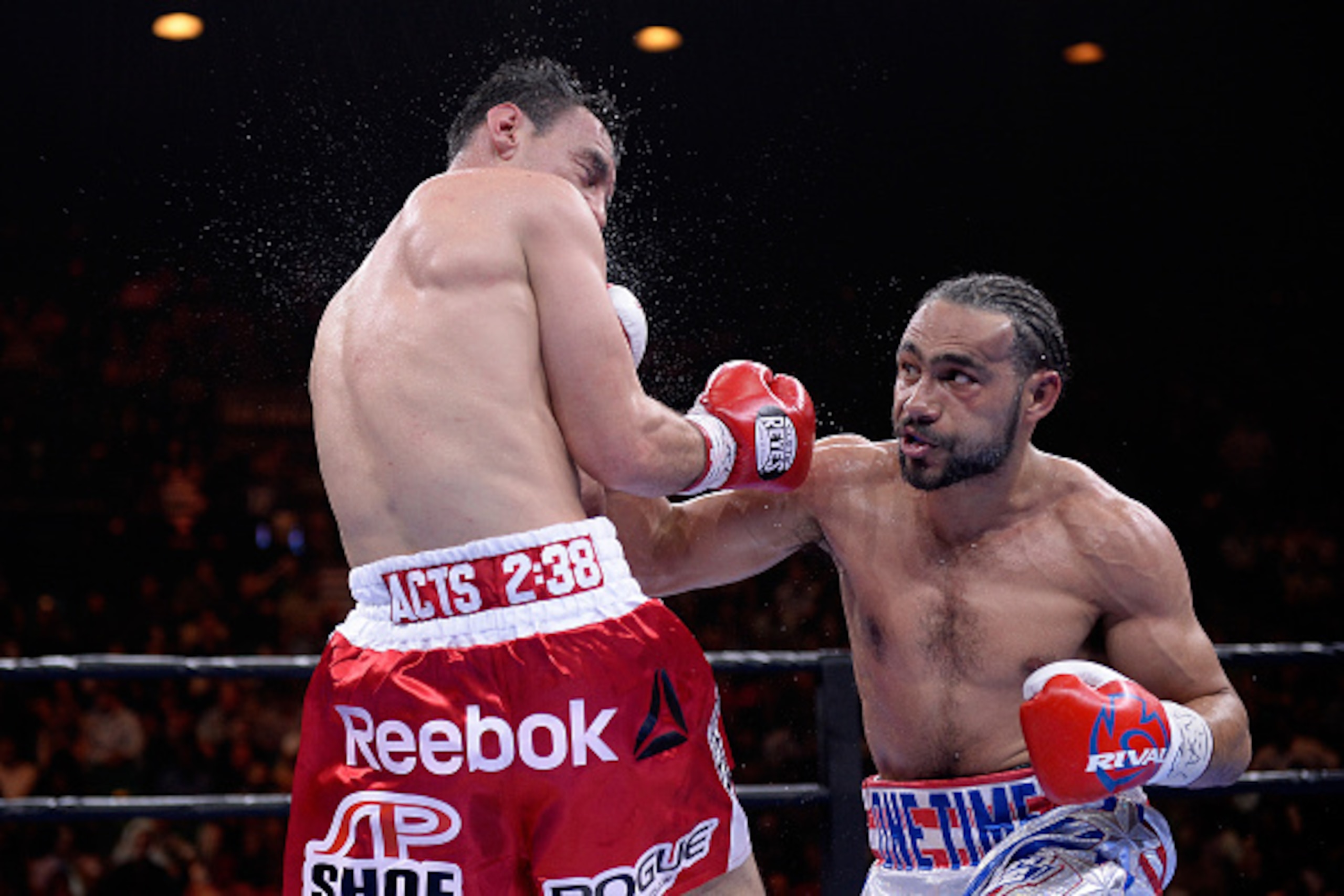 LAS VEGAS, NV - MARCH 07: Robert Guerrero (red trunks) and Keith Thurman (white trunks) fight during a Premier Boxing Champions bout in the MGM Grand Garden Arena on March 7, 2015 in Las Vegas, Nevada. (Photo by Harry How/Getty Images) LAS VEGAS, NV - MARCH 07: Robert Guerrero (red trunks) and Keith Thurman (white trunks) fight during a Premier Boxing Champions bout in the MGM Grand Garden Arena on March 7, 2015 in Las Vegas, Nevada. (Photo by Harry How/Getty Images)