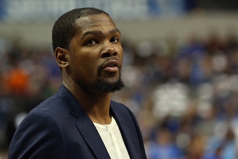 DALLAS, TX - MARCH 16:  Kevin Durant #35 of the Oklahoma City Thunder at American Airlines Center on March 16, 2015 in Dallas, Texas.  NOTE TO USER: User expressly acknowledges and agrees that, by downloading and or using this photograph, User is consenti