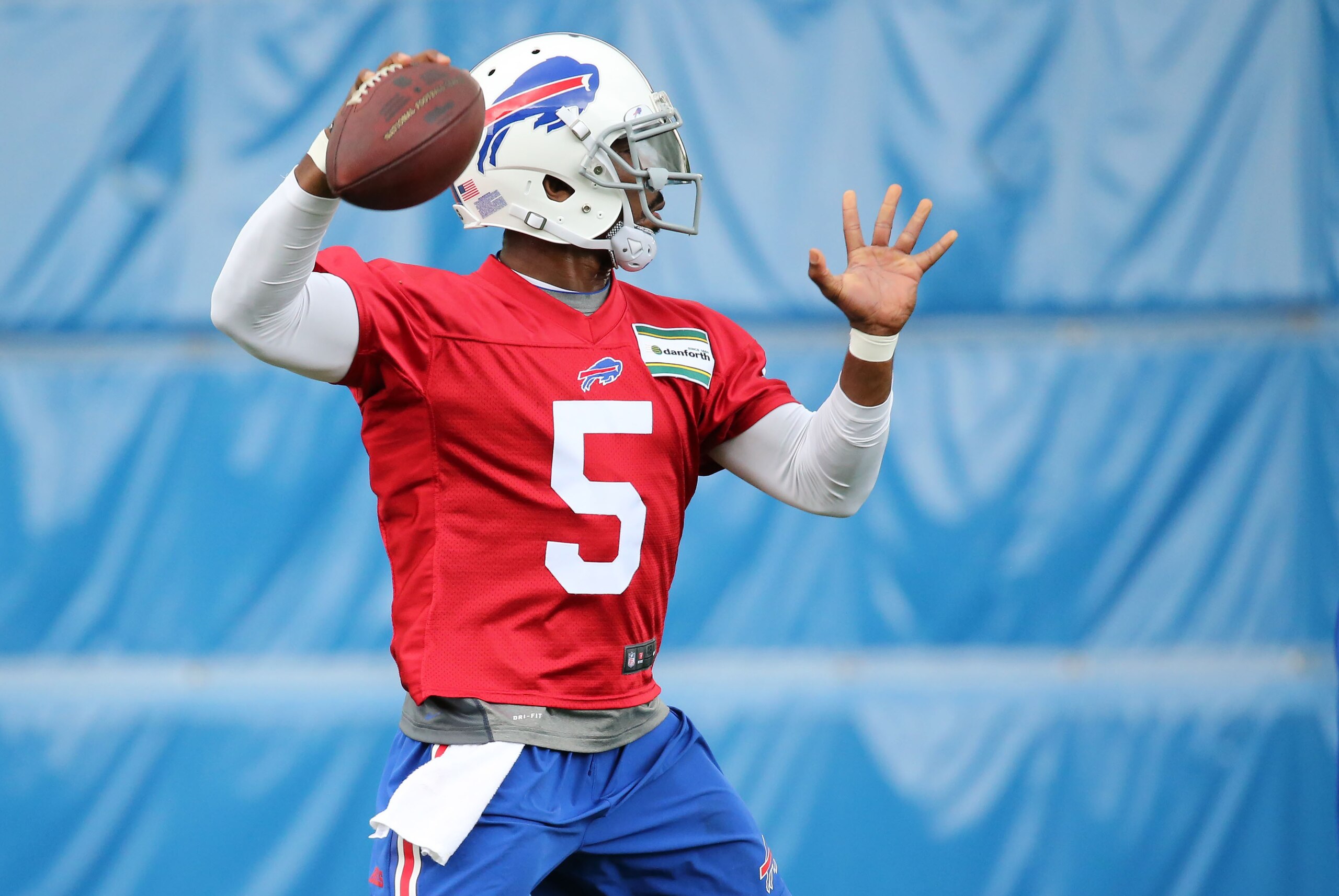 May 26, 2015; Orchard Park, NY, USA; Buffalo Bills quarterback Tyrod Taylor (5) throws a pass during the organized team activities at the ADPRO Sports Training Center. Mandatory Credit: Kevin Hoffman-USA TODAY Sports May 26, 2015; Orchard Park, NY, USA; Buffalo Bills quarterback Tyrod Taylor (5) throws a pass during the organized team activities at the ADPRO Sports Training Center. Mandatory Credit: Kevin Hoffman-USA TODAY Sports