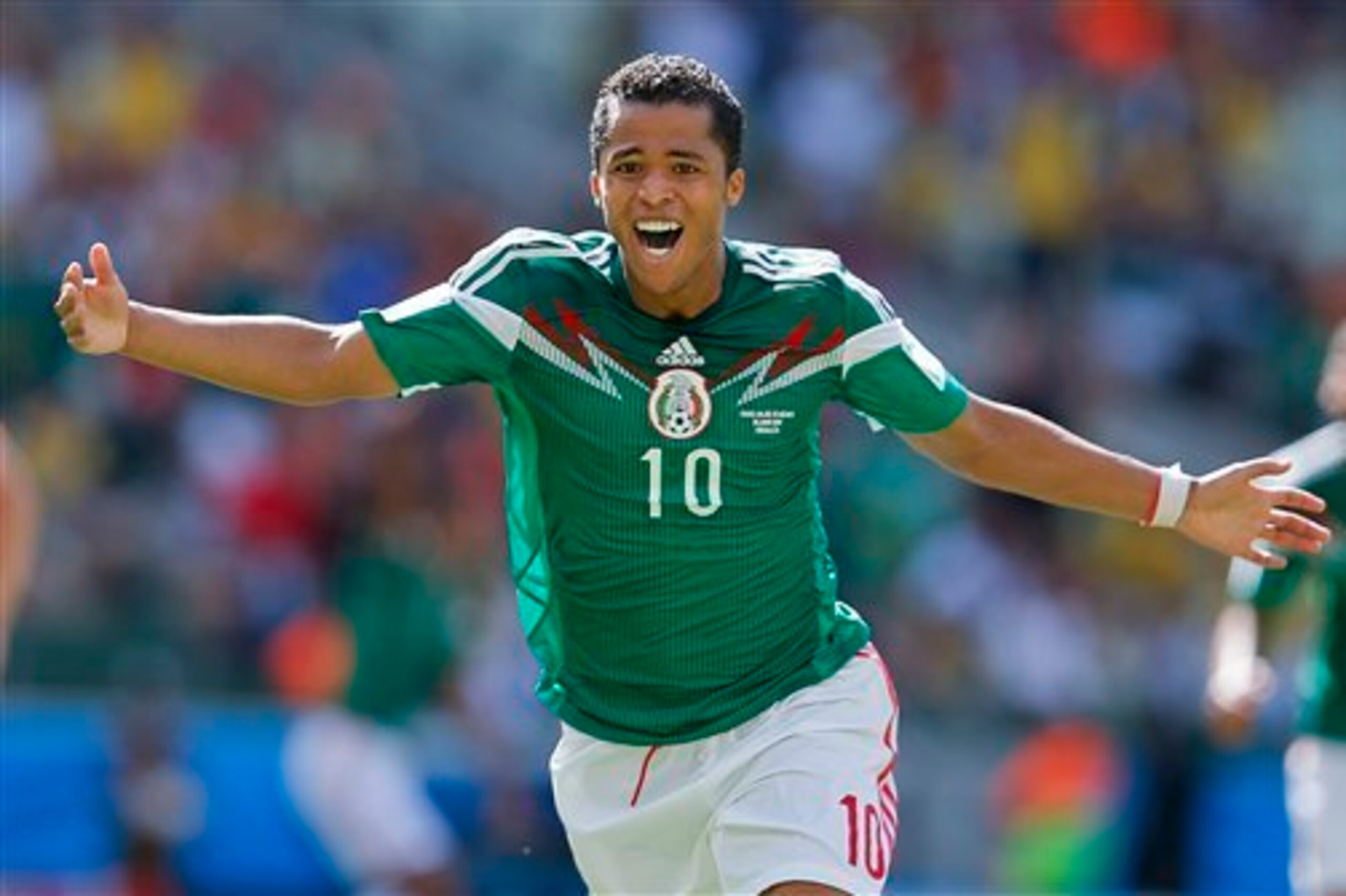Dos Santos looks set to sign a lucrative contract with LA Galaxy.