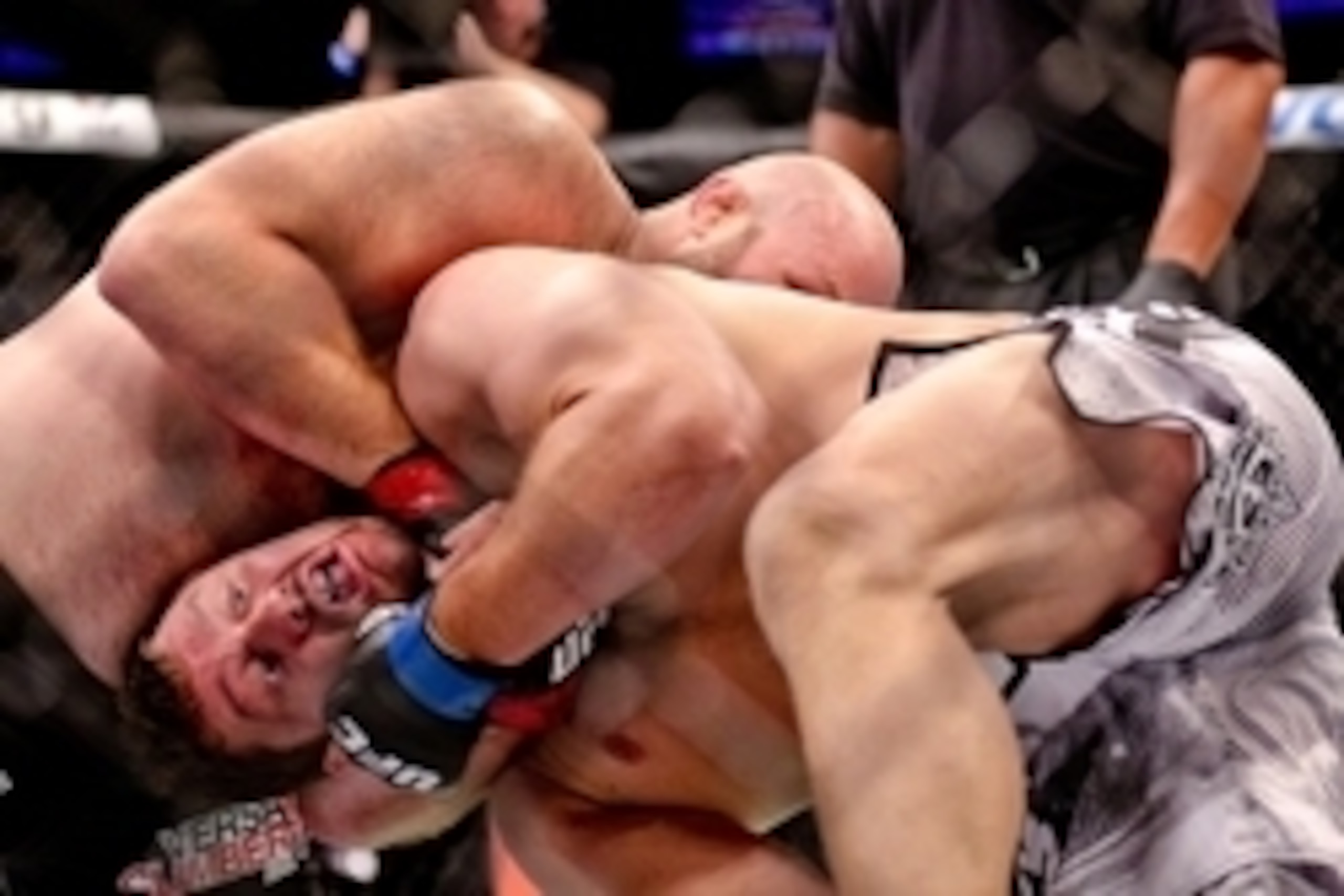 Jun 6, 2015; New Orleans, LA, USA; Ben Rothwell (red gloves) fights Matt Mitrione (blue gloves) during UFC Fight Night at the Smoothie King Center. Mandatory Credit: Derick E. Hingle-USA TODAY Sports Jun 6, 2015; New Orleans, LA, USA; Ben Rothwell (red gloves) fights Matt Mitrione (blue gloves) during UFC Fight Night at the Smoothie King Center. Mandatory Credit: Derick E. Hingle-USA TODAY Sports