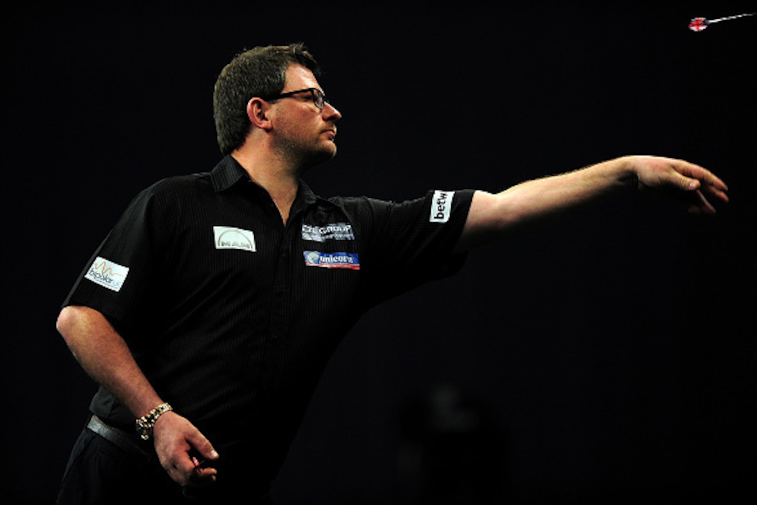 EXETER, ENGLAND - MARCH 05:  James Wade of England competes against Phil Taylor of England during The Betway Premier League Darts at Westpoint Arena on March 5, 2015 in Exeter, England.  (Photo by Dan Mullan/Getty Images)