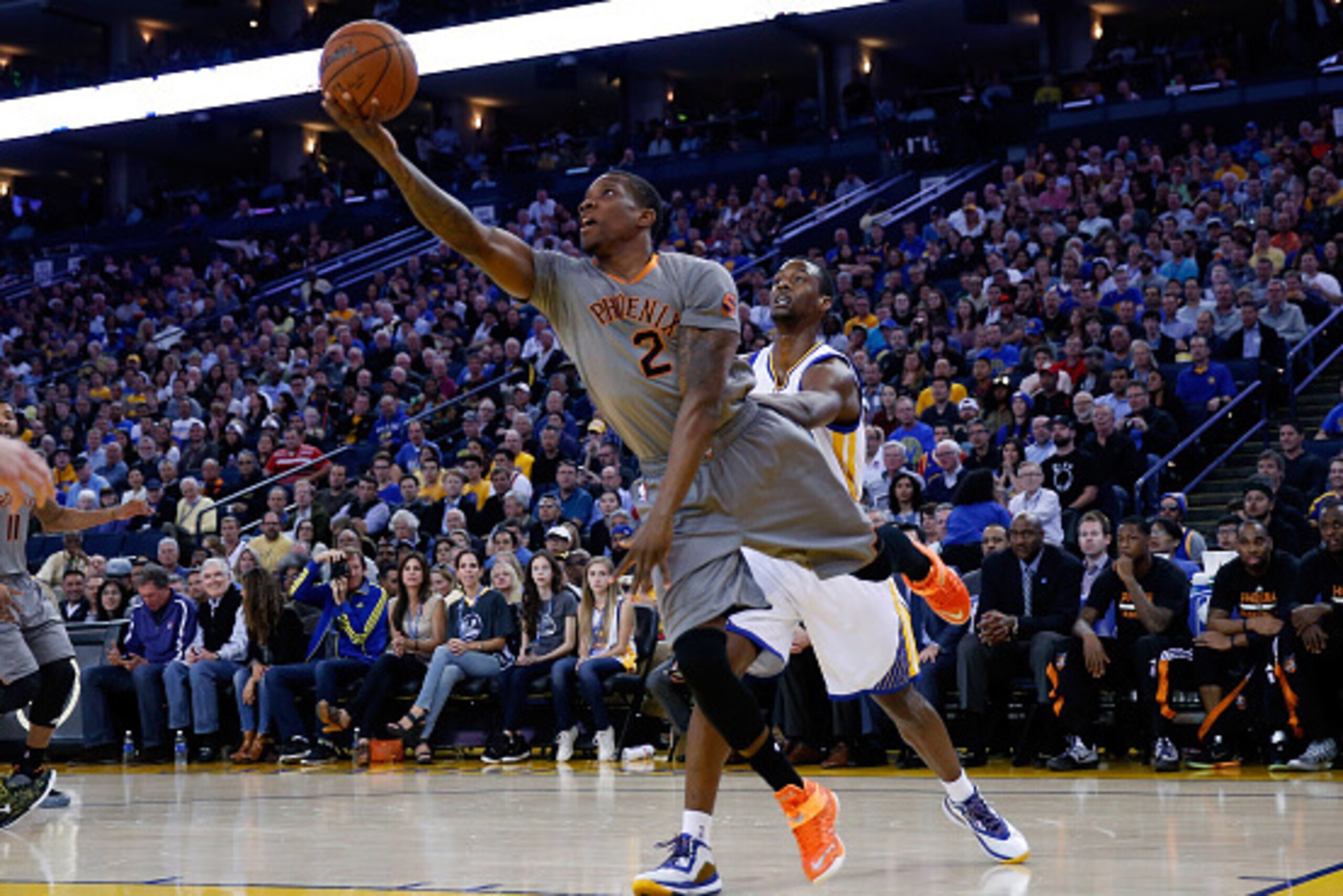 OAKLAND, CA - APRIL 02: Eric Bledsoe #2 of the Phoenix Suns goes up for a shot after he got past Harrison Barnes #40 of the Golden State Warriors at ORACLE Arena on April 2, 2015 in Oakland, California. NOTE TO USER: User expressly acknowledges and agre OAKLAND, CA - APRIL 02: Eric Bledsoe #2 of the Phoenix Suns goes up for a shot after he got past Harrison Barnes #40 of the Golden State Warriors at ORACLE Arena on April 2, 2015 in Oakland, California. NOTE TO USER: User expressly acknowledges and agre