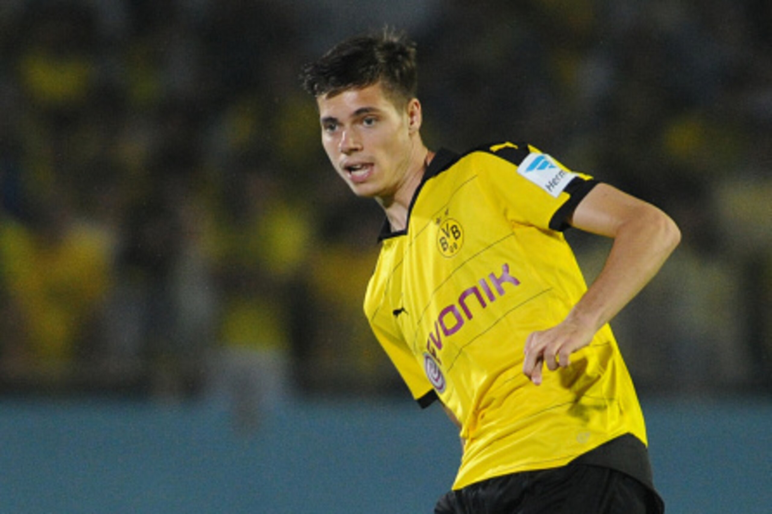 KAWASAKI, JAPAN - JULY 07: Julian Weigl #33 of Borussia Dortmund in action during the preseason friendly match between Kawasaki Frontale and Borussia Dortmund at Todoroki Stadium on July 7, 2015 in Kawasaki, Kanagawa, Japan. (Photo by Masashi Hara/Getty KAWASAKI, JAPAN - JULY 07: Julian Weigl #33 of Borussia Dortmund in action during the preseason friendly match between Kawasaki Frontale and Borussia Dortmund at Todoroki Stadium on July 7, 2015 in Kawasaki, Kanagawa, Japan. (Photo by Masashi Hara/Getty