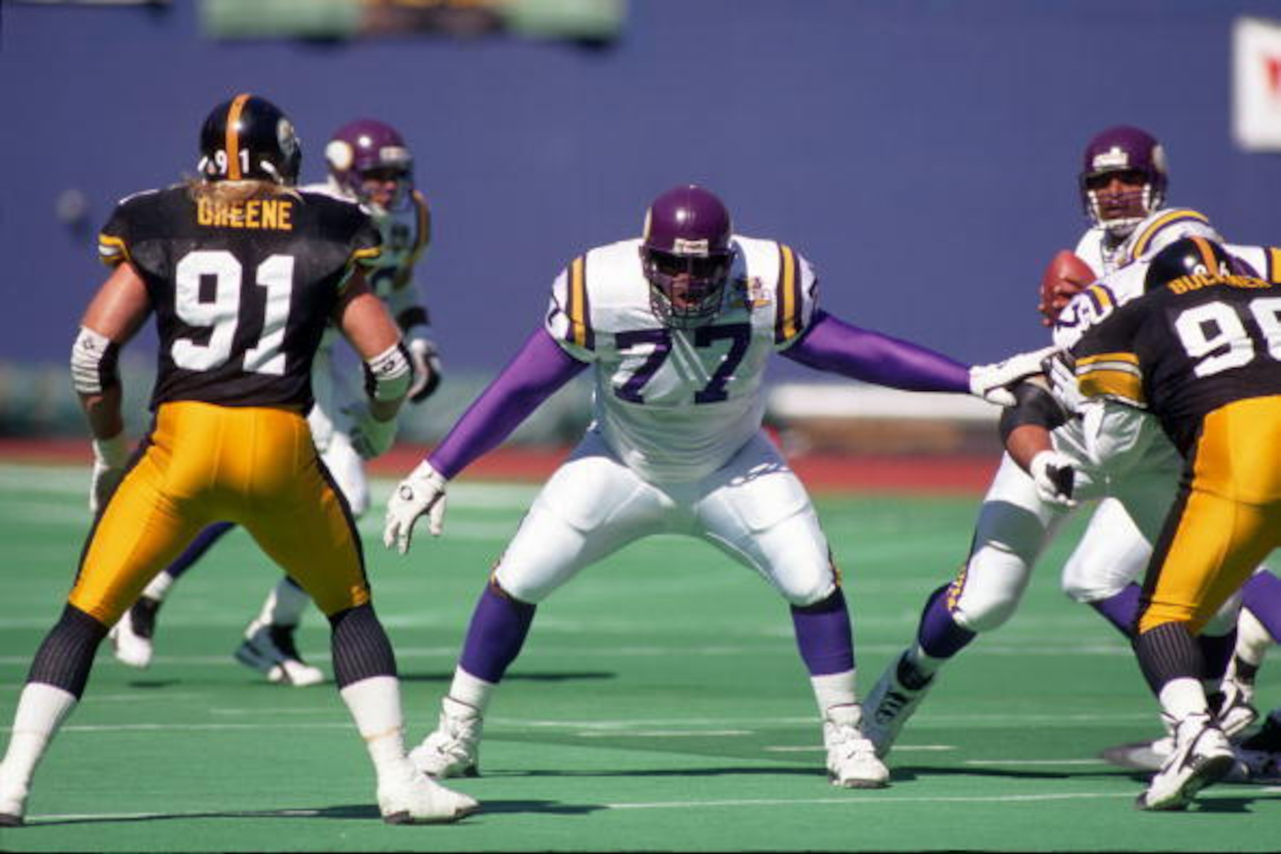 PITTSBURGH - SEPTEMBER 24: Offensive lineman Korey Stringer #77 of the Minnesota Vikings blocks against the Pittsburgh Steelers at Three Rivers Stadium on September 24, 1995 in Pittsburgh, Pennsylvania.  (Photo by George Gojkovich/Getty Images)