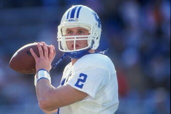 21 Nov 1998:  Quarterback Tim Couch #2 of the Kentucky Wildcats in action against the Tennessee Volunteers at Neyland Stadium in Knoxville, Tennessee. Tennessee defeated Kentucky 59-21. Mandatory Credit: Allsport/Allsport