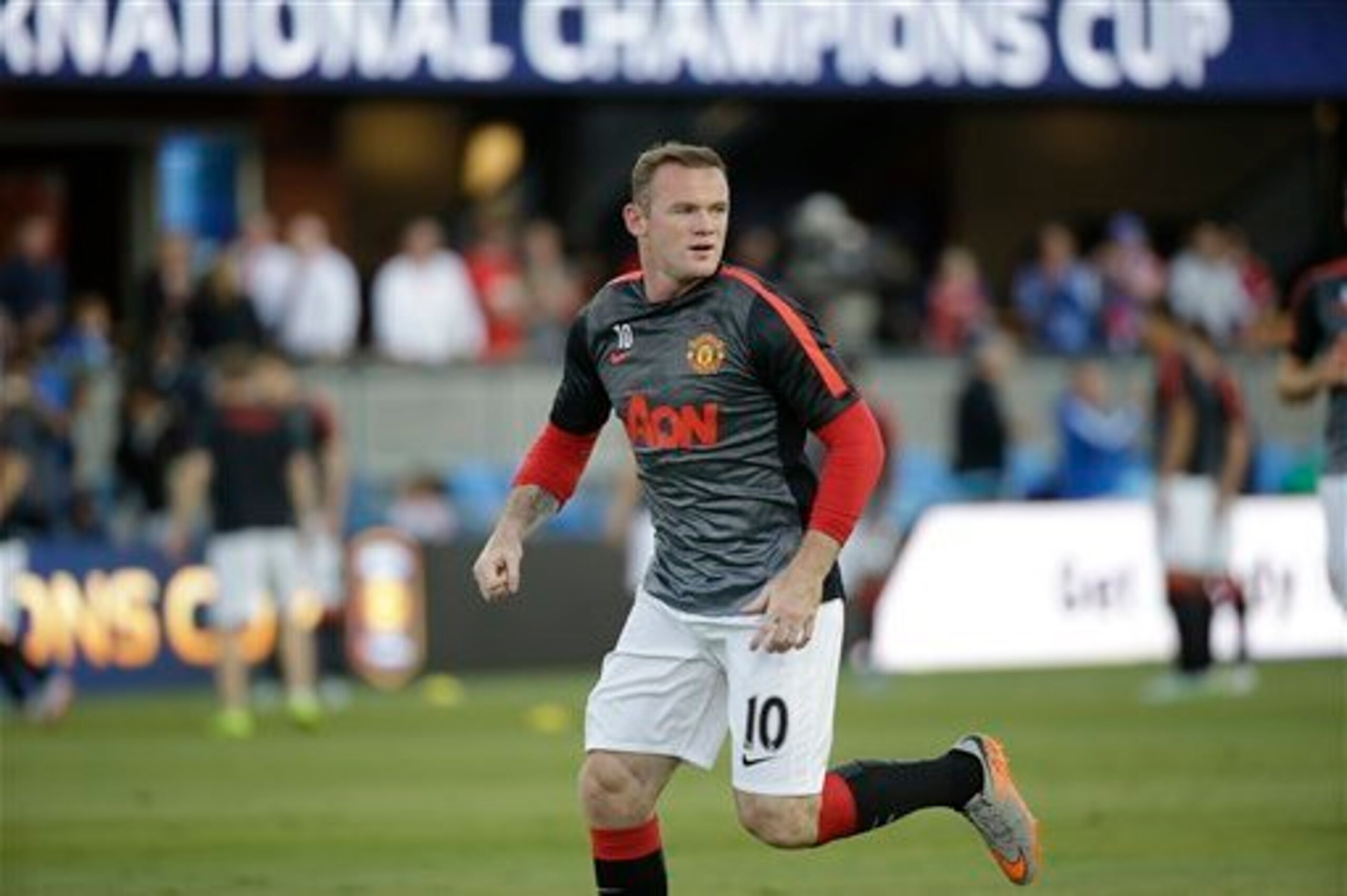 Van Gaal is wisely planning to unleash Rooney through the middle this season.