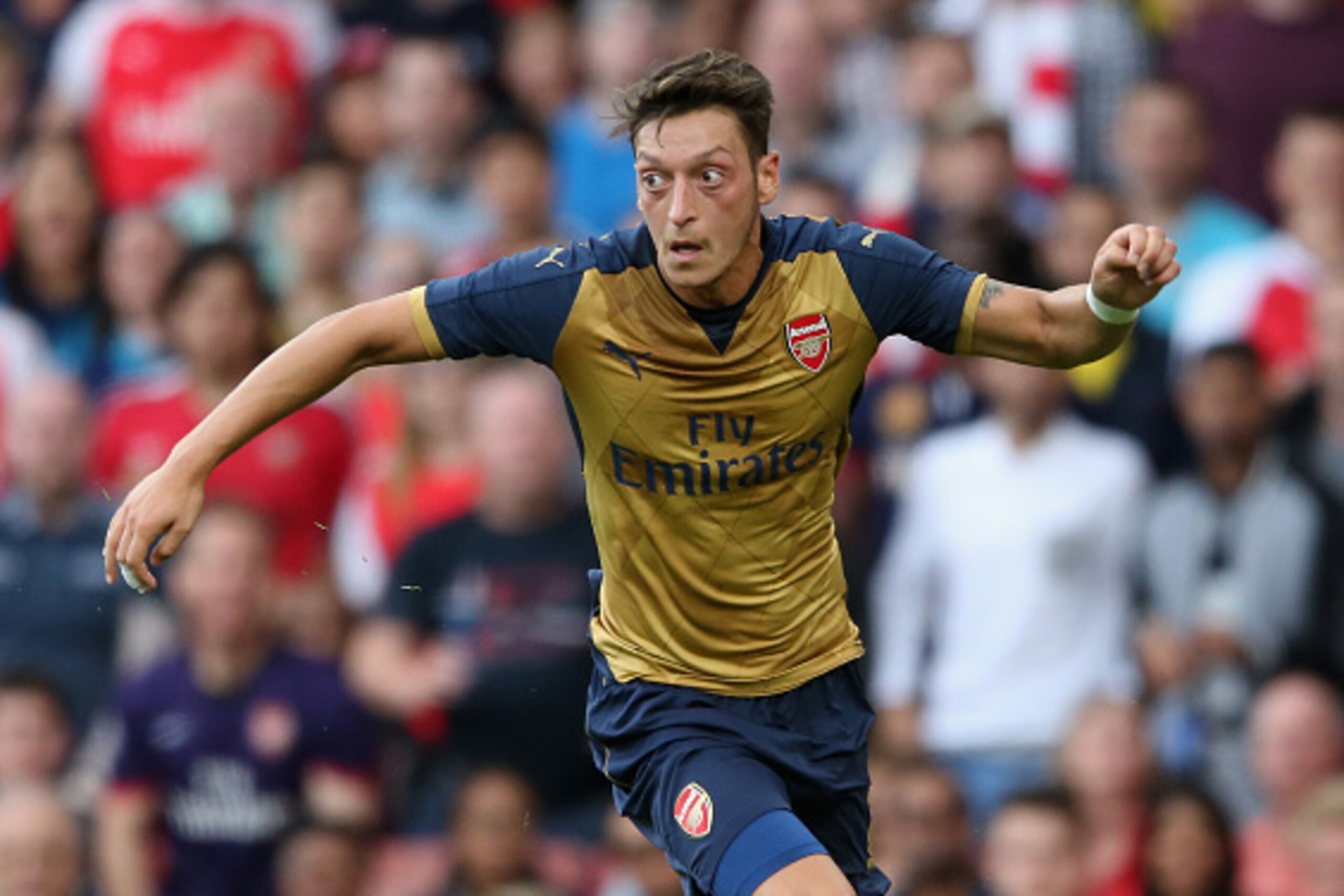 LONDON, ENGLAND - JULY 25:  Mesut Ozil of Arsenal controls the ball during the Emirates Cup match between Arsenal and Olympique Lyonnais at the Emirates Stadium on July 25, 2015 in London, England.  (Photo by David Rogers/Getty Images)