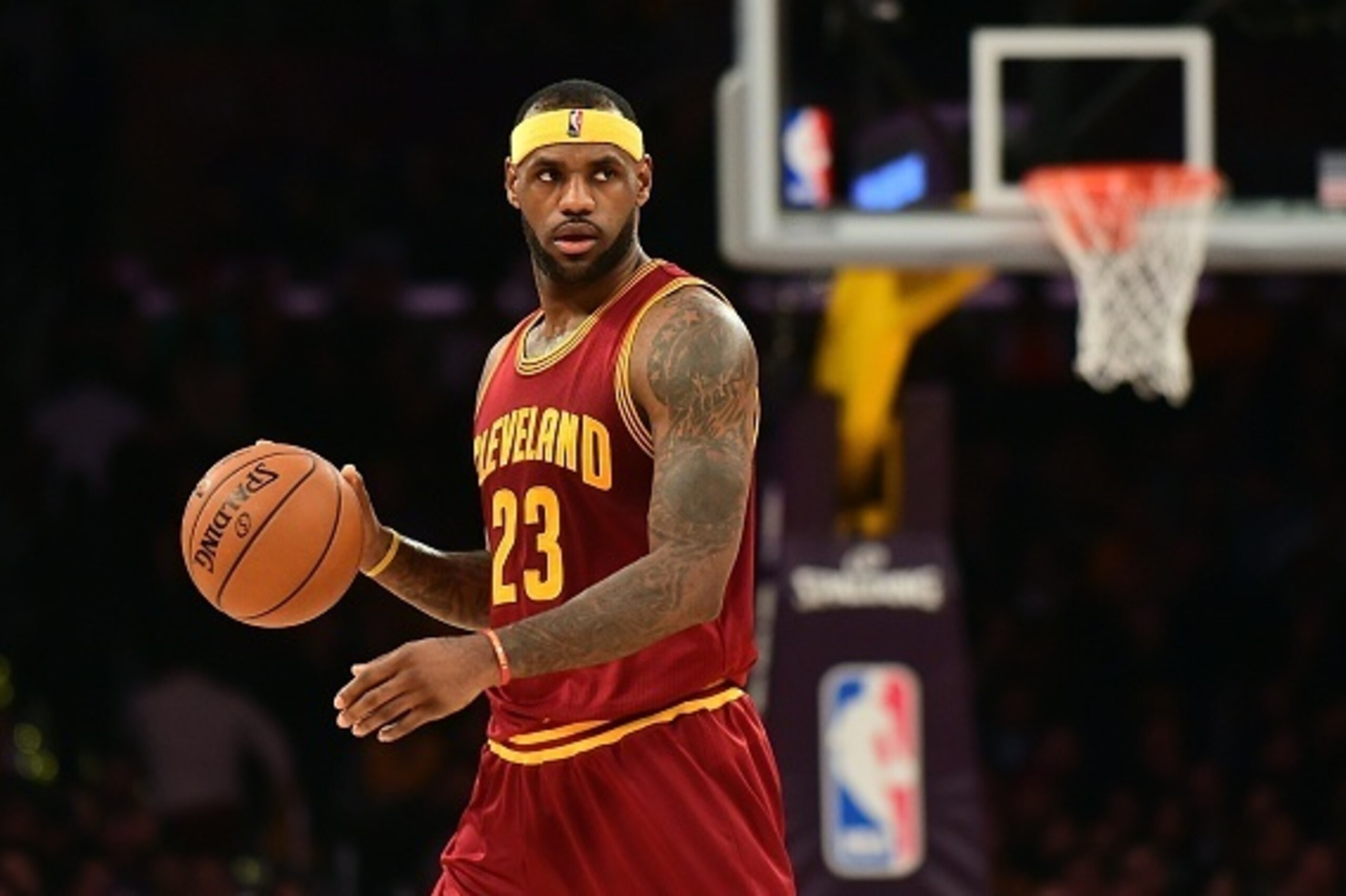 LeBron James of the Cleveland Cavaliers looks to pass against the Los Angeles Lakers during their NBA game at Staples Center in Los Angeles, California on January 15, 2014. AFP PHOTO/Frederic J. BROWN (Photo credit should read FREDERIC J. BROWN/AF LeBron James of the Cleveland Cavaliers looks to pass against the Los Angeles Lakers during their NBA game at Staples Center in Los Angeles, California on January 15, 2014. AFP PHOTO/Frederic J. BROWN (Photo credit should read FREDERIC J. BROWN/AF