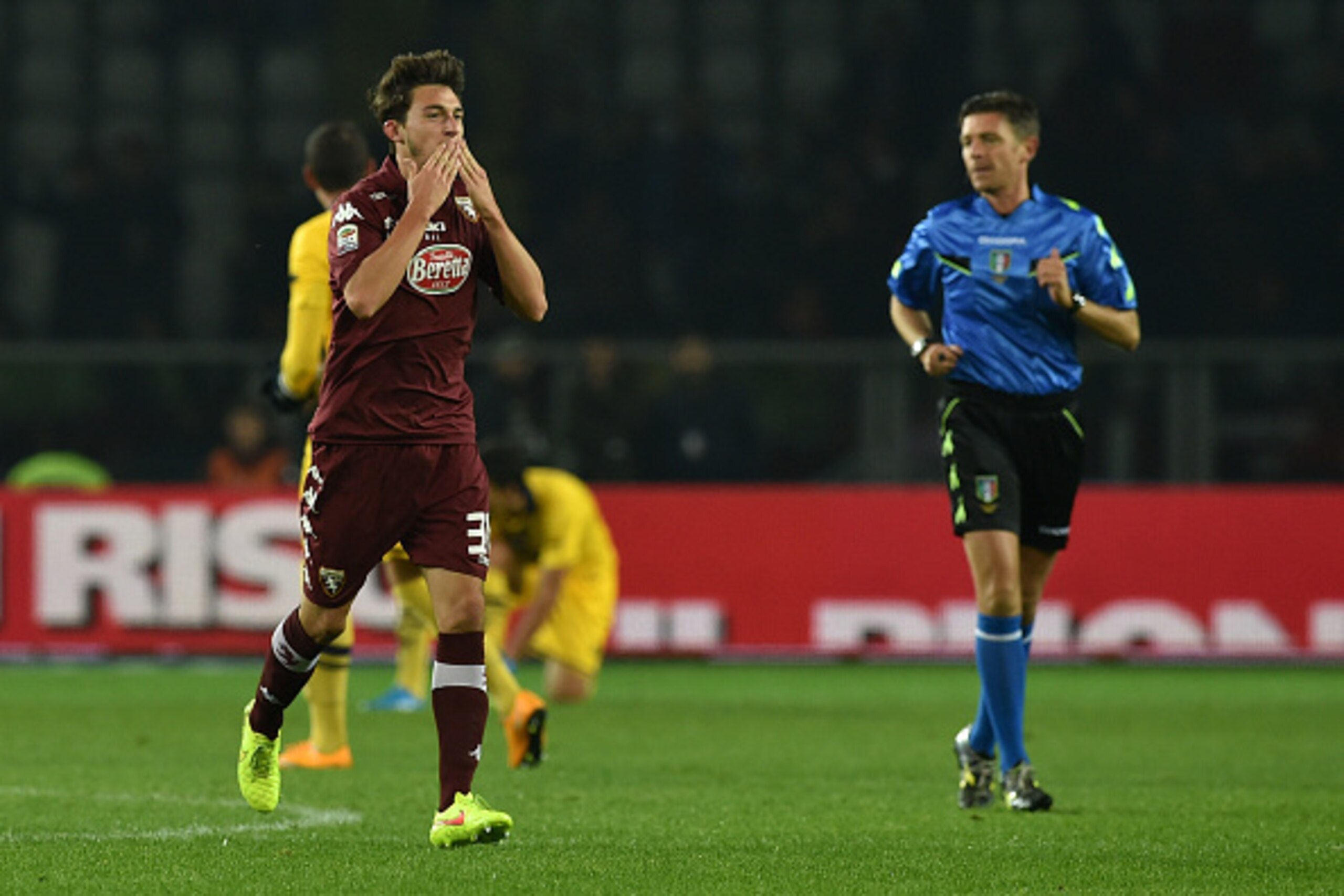 TURIN, ITALY - OCTOBER 29: Matteo Darmian of Torino FC celebrates after scoring the opening goal during the Serie A match between Torino FC and Parma FC at Stadio Olimpico di Torino on October 29, 2014 in Turin, Italy. (Photo by Valerio Pennicino/Getty TURIN, ITALY - OCTOBER 29: Matteo Darmian of Torino FC celebrates after scoring the opening goal during the Serie A match between Torino FC and Parma FC at Stadio Olimpico di Torino on October 29, 2014 in Turin, Italy. (Photo by Valerio Pennicino/Getty