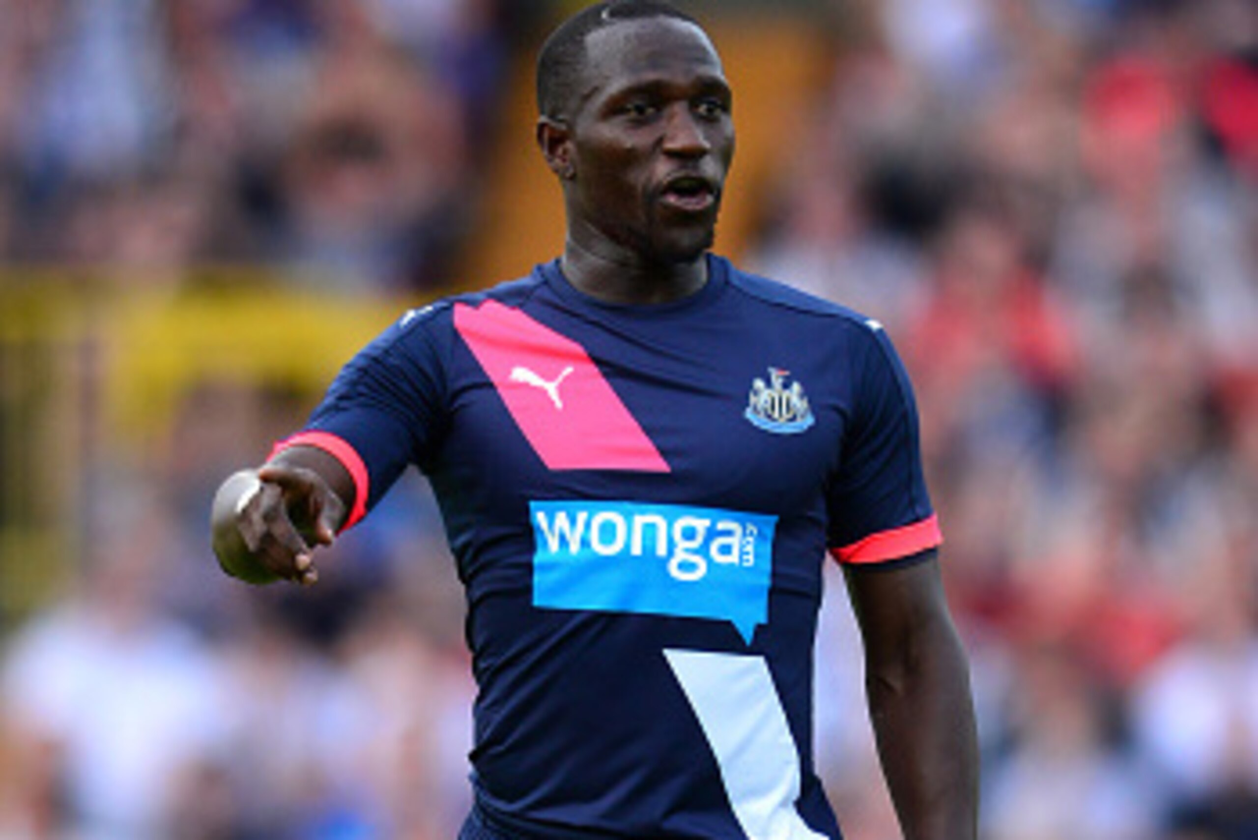 GATESHEAD, ENGLAND - JULY 10 : Moussa Sissoko of Newcastle in action during the pre season friendly between Gateshead and Newcastle United at Gateshead International Stadium on July 10, 2015 in Gateshead, England. (Photo by Mark Runnacles/Getty Images) GATESHEAD, ENGLAND - JULY 10 : Moussa Sissoko of Newcastle in action during the pre season friendly between Gateshead and Newcastle United at Gateshead International Stadium on July 10, 2015 in Gateshead, England. (Photo by Mark Runnacles/Getty Images)