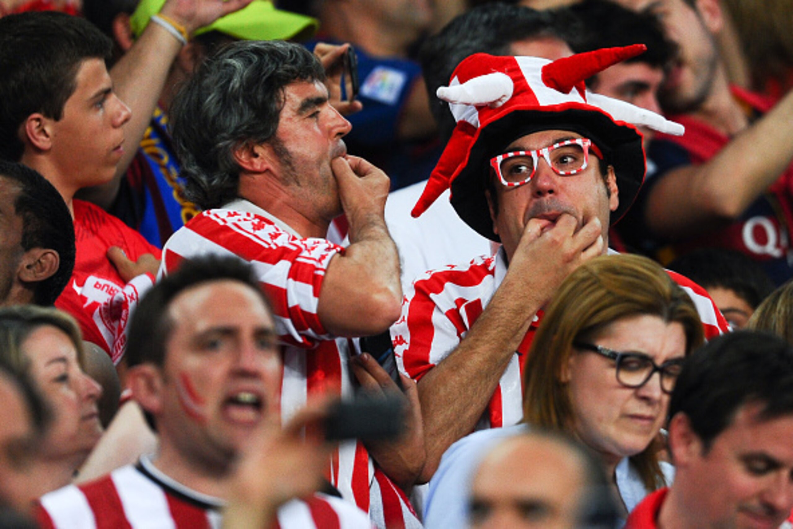BARCELONA, SPAIN - MAY 30:  Athletic Club de Bilbao fans protest as Spanish national anthem plays prior to the Copa del Rey Final match between FC Barcelona and Athletic Club at Camp Nou on May 30, 2015 in Barcelona, Spain.  (Photo by David Ramos/Getty Im
