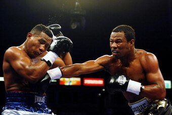 CARSON, CA - SEPTEMBER 27:  Shane Mosley (R) hits Ricardo Mayorga of Nicaragua in the first round during their junior middleweight bout at the Home Depot Center on September 27, 2008 in Carson, California.  Mosley went on to win in a 12th round knockout. 