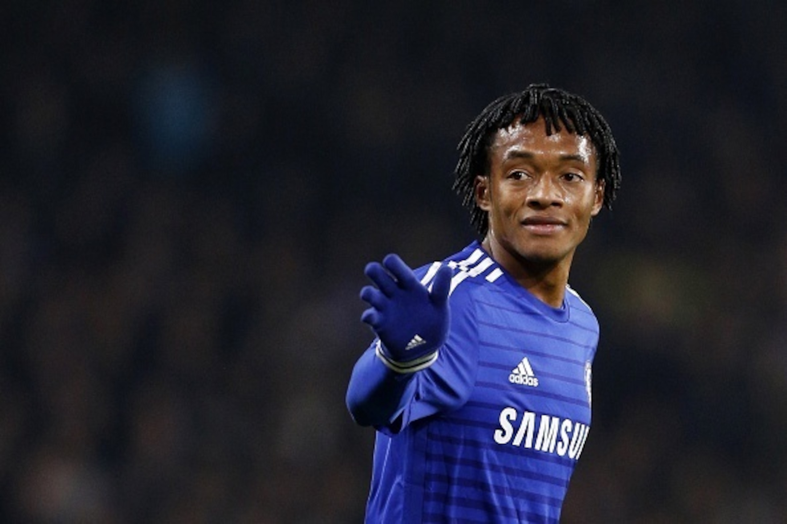 Chelsea's Colombian midfielder Juan Cuadrado looks on during the English Premier League football match between Chelsea and Everton at Stamford Bridge in London on February 11, 2015. AFP PHOTO / JUSTIN TALLIS

RESTRICTED TO EDITORIAL USE. NO USE WITH UNAUT