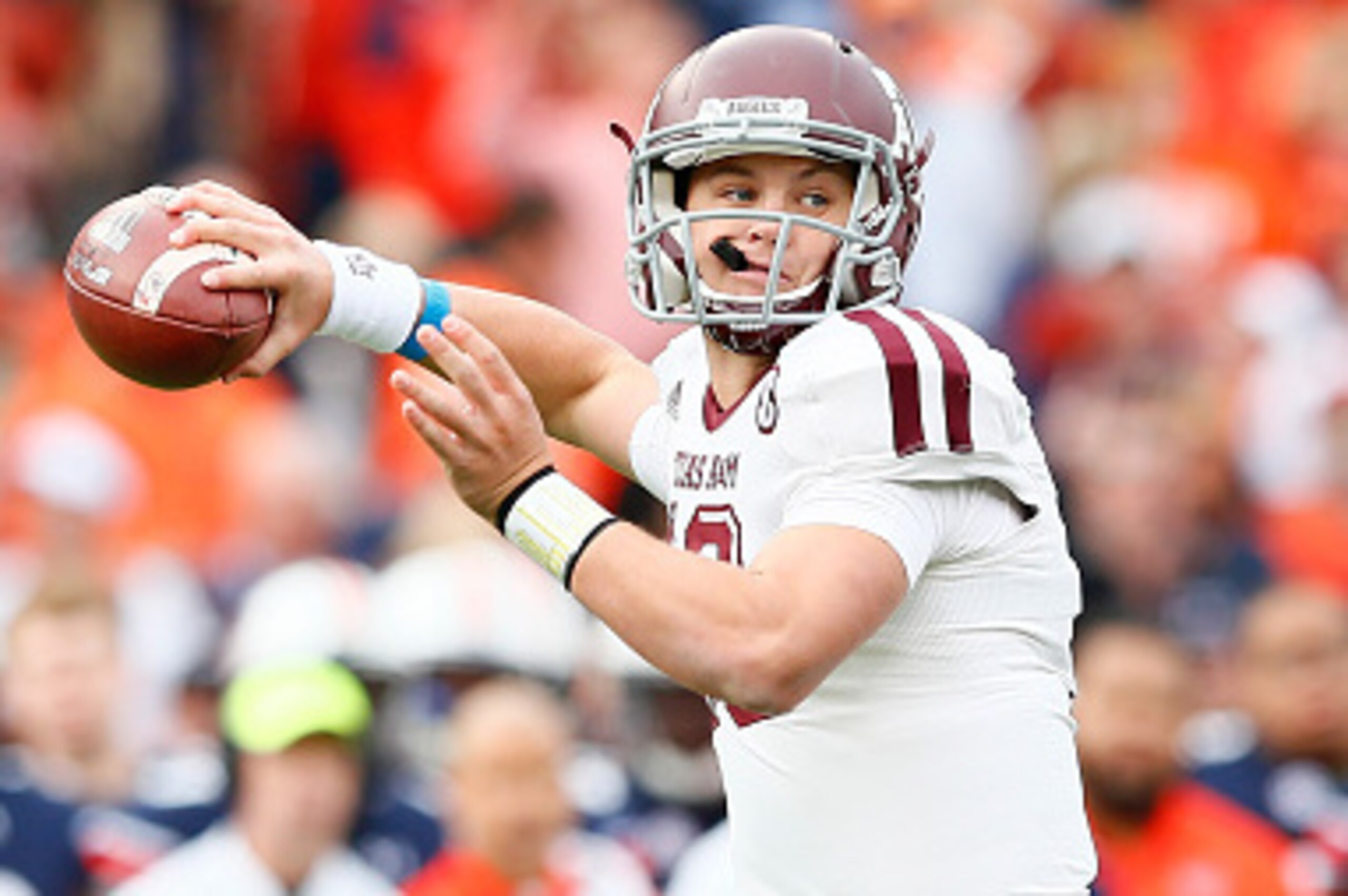 AUBURN, AL - NOVEMBER 08:  Kyle Allen #10 of the Texas A&M Aggies looks to pass against the Auburn Tigers at Jordan Hare Stadium on November 8, 2014 in Auburn, Alabama.  (Photo by Kevin C. Cox/Getty Images)