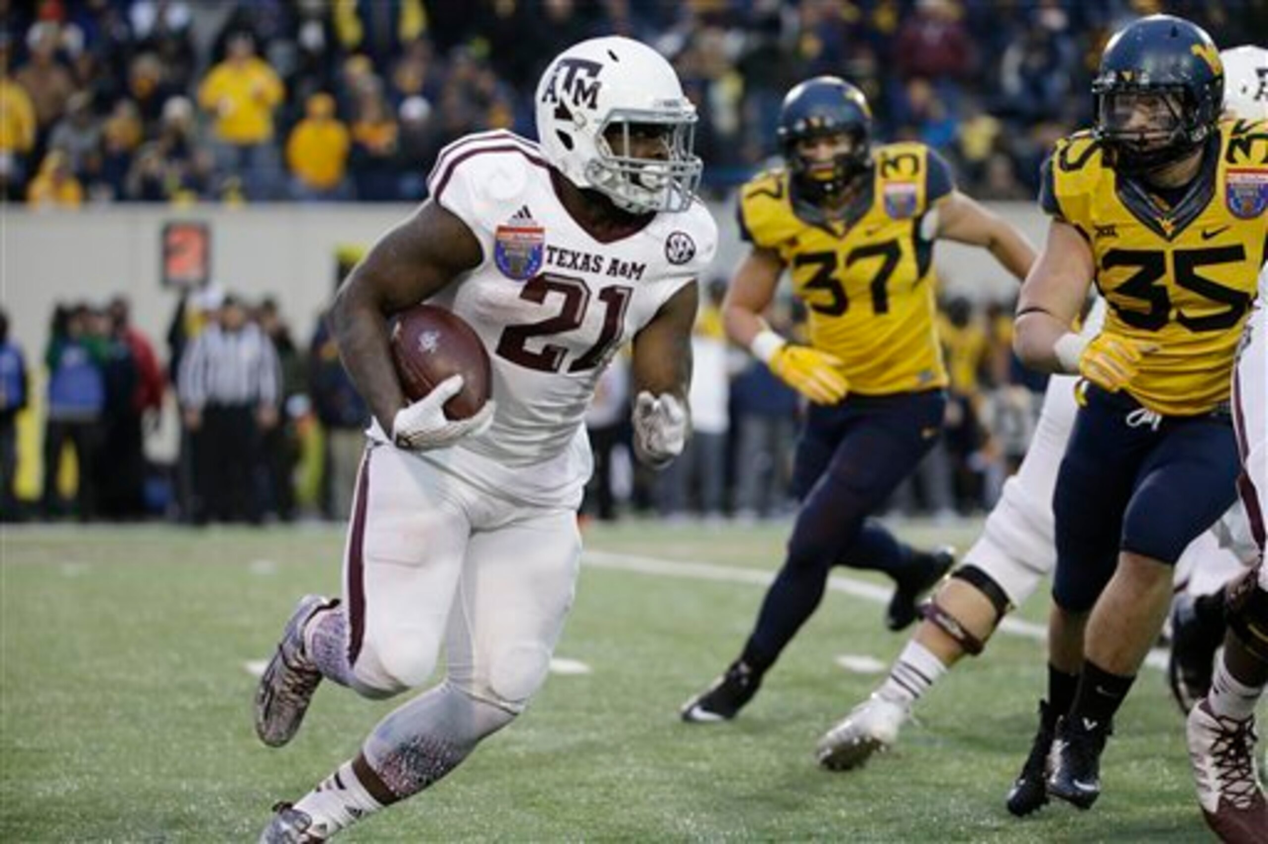 Texas A&M RB Tra Carson