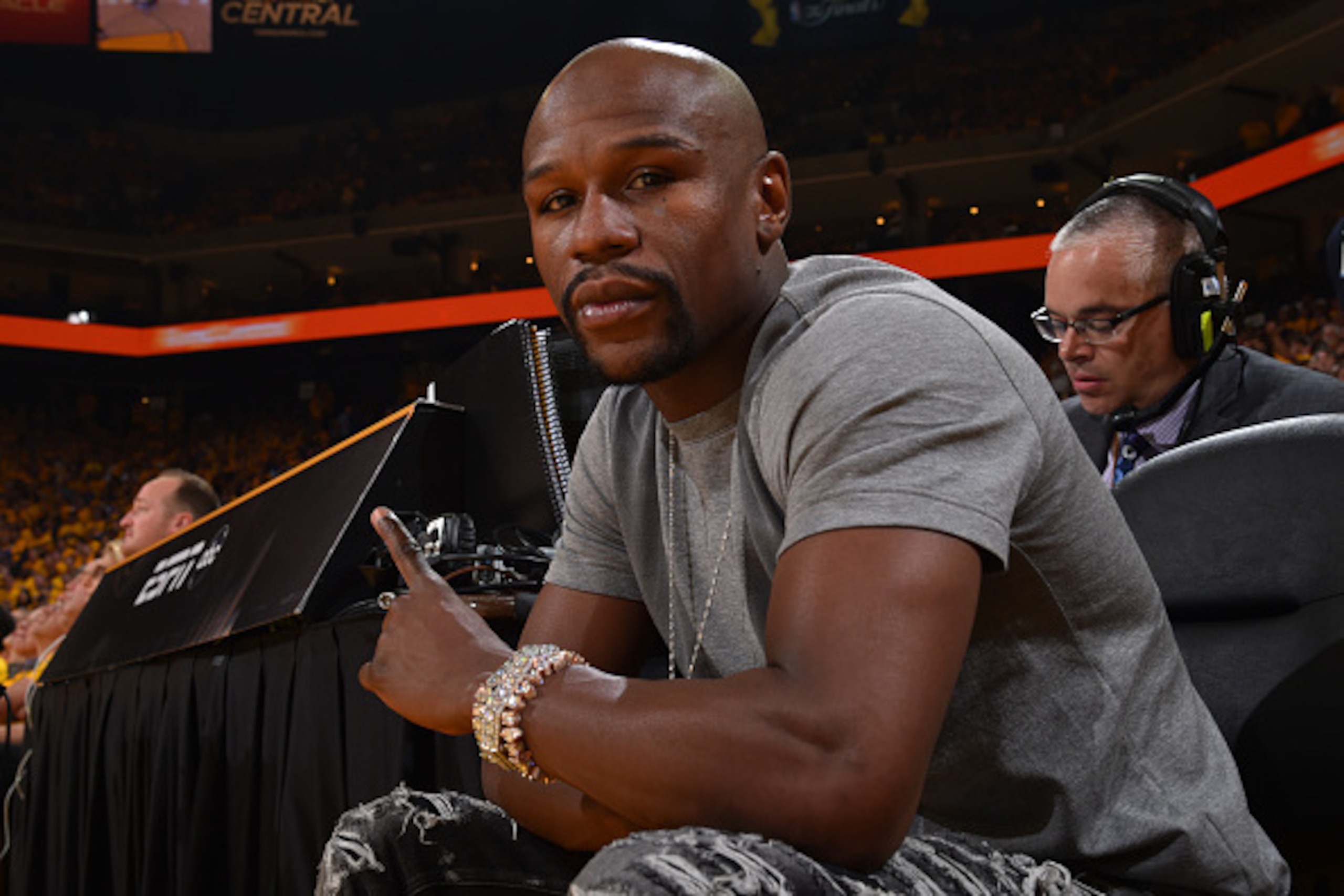 OAKLAND,CA - JUNE 14:  Floyd Mayweather poses for a picture during the Golden State Warriors against the Cleveland Cavaliers at the Oracle Arena During Game one of the 2015 NBA Finals on June 14, 2015 in Oakland, California NOTE TO USER: User expressly ac