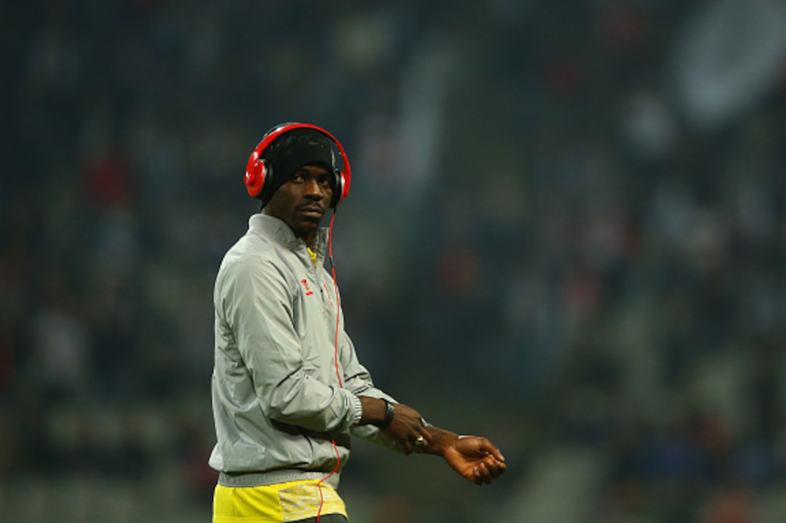 ISTANBUL, TURKEY - FEBRUARY 26:  Mario Balotelli of Liverpool walks on the pitch prior to the UEFA Europa League Round of 32 second leg match between Besiktas JK and Liverpool FC on February 26, 2015 in Istanbul, Turkey.  (Photo by Richard Heathcote/Getty