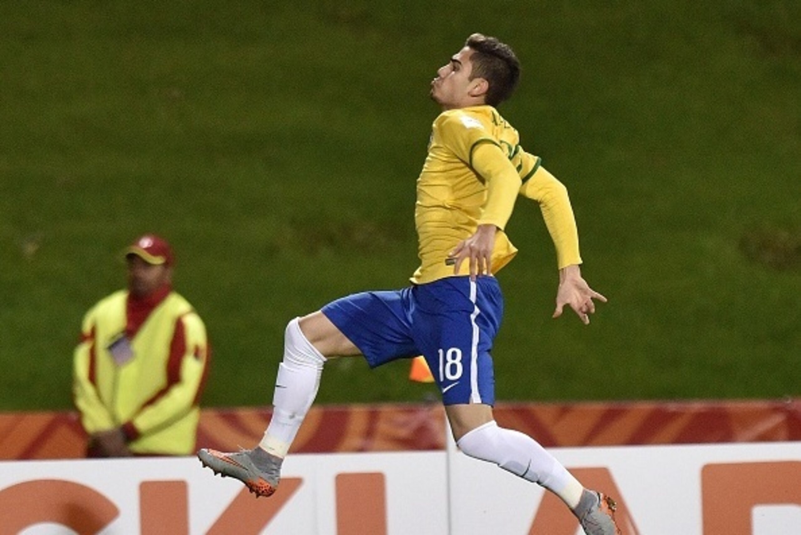 Andreas Pereira of Brazil celebrates a goal during the FIFA Under-20 World Cup football final match between Brazil and Serbia at North Harbour Stadium in Auckland on June 20, 2015. AFP PHOTO / MARTY MELVILLE        (Photo credit should read Marty Melville