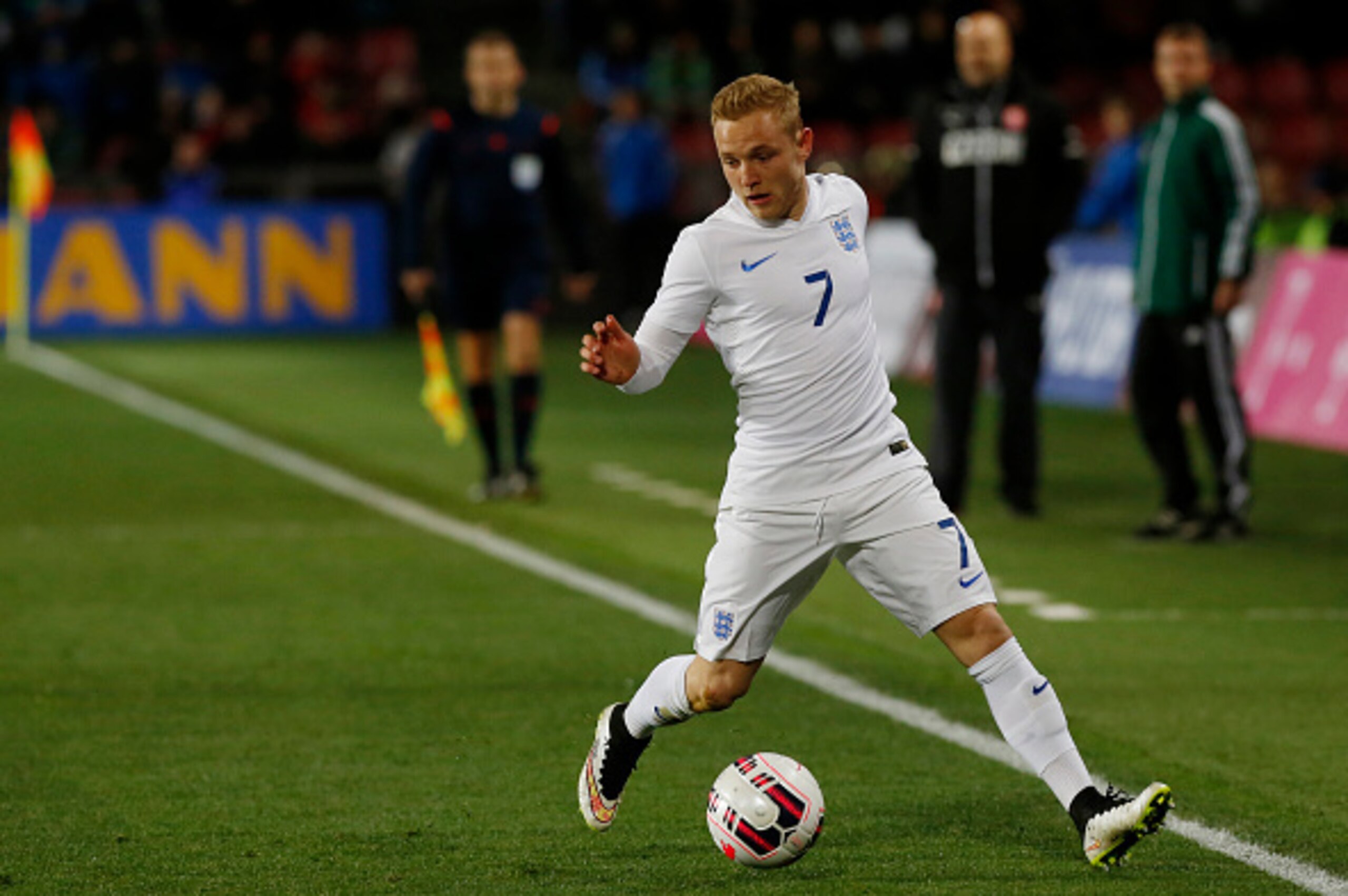 PRAGUE, CZECH REPUBLIC - MARCH 27: Alex Pritchard of England in action during the international friendly match between U21 Czech Republic and U21 England at Letna Stadium on March 27, 2015 in Prague, Czech Republic. (Photo by Matej Divizna/Getty Images) PRAGUE, CZECH REPUBLIC - MARCH 27: Alex Pritchard of England in action during the international friendly match between U21 Czech Republic and U21 England at Letna Stadium on March 27, 2015 in Prague, Czech Republic. (Photo by Matej Divizna/Getty Images)