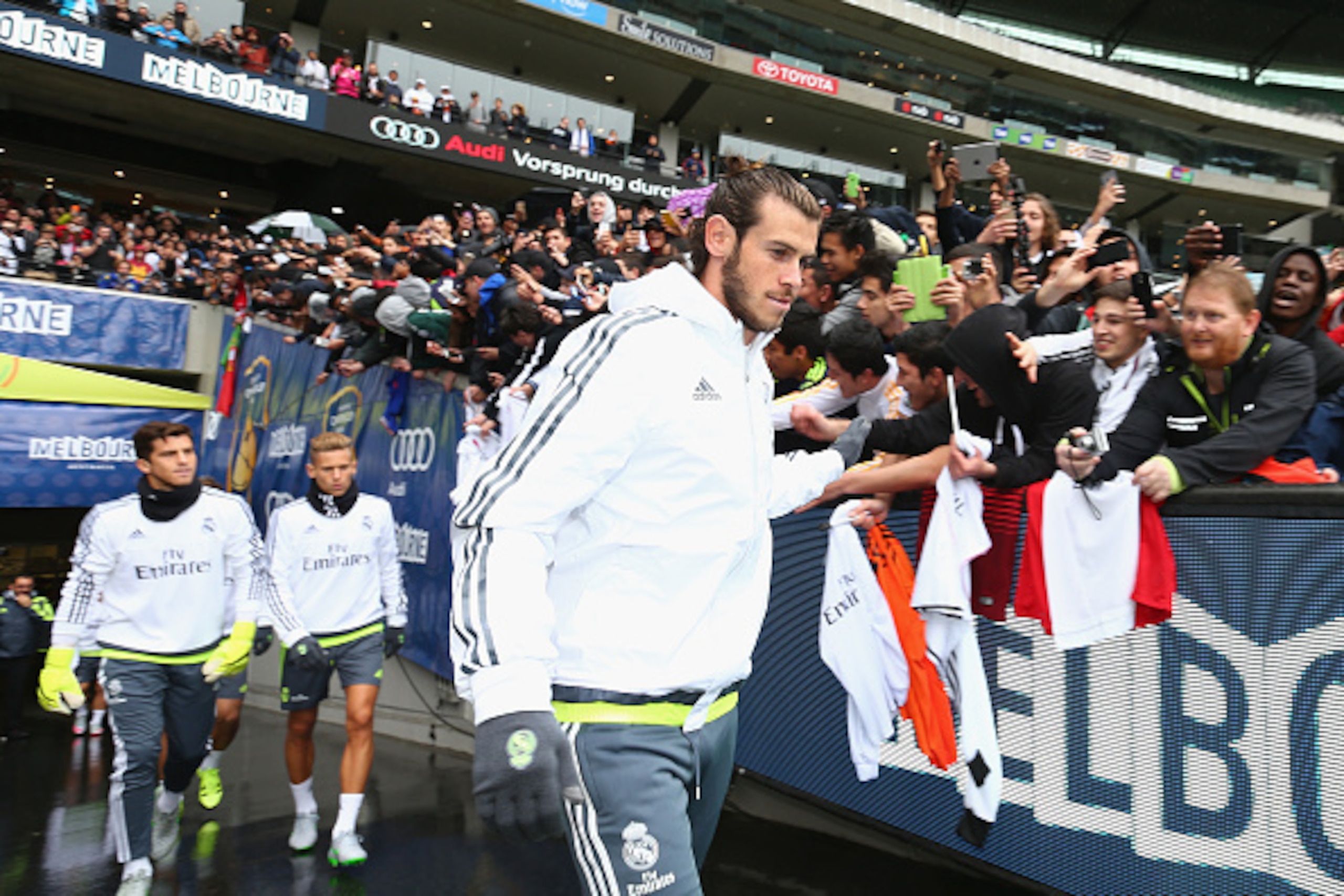 MELBOURNE, AUSTRALIA - JULY 17: Gareth Bale  of Real Madrid arrives during a Real Madrid training session at Melbourne Cricket Ground on July 17, 2015 in Melbourne, Australia.  (Photo by Robert Cianflone/Getty Images for International Champions Cup Austra