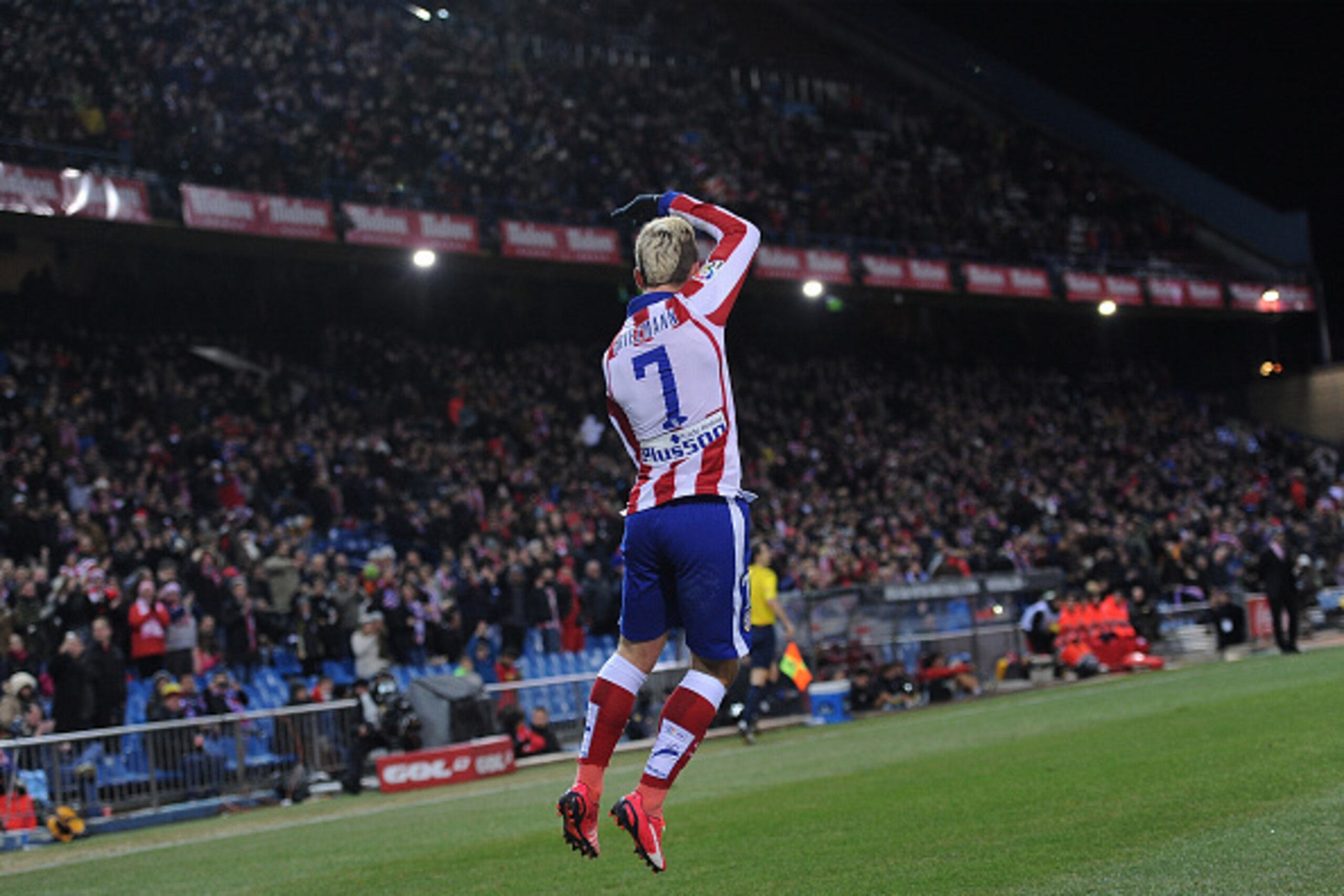 MADRID, SPAIN - JANUARY 24:  Antoine Griezmann of Club Atletico de Madrid celebrates after scoring his team's 2nd goal during the La Liga match between Club Atletico de Madrid and Rayo Vallecano de Madrid   at Vicente Calderon Stadium on January 24, 2015 