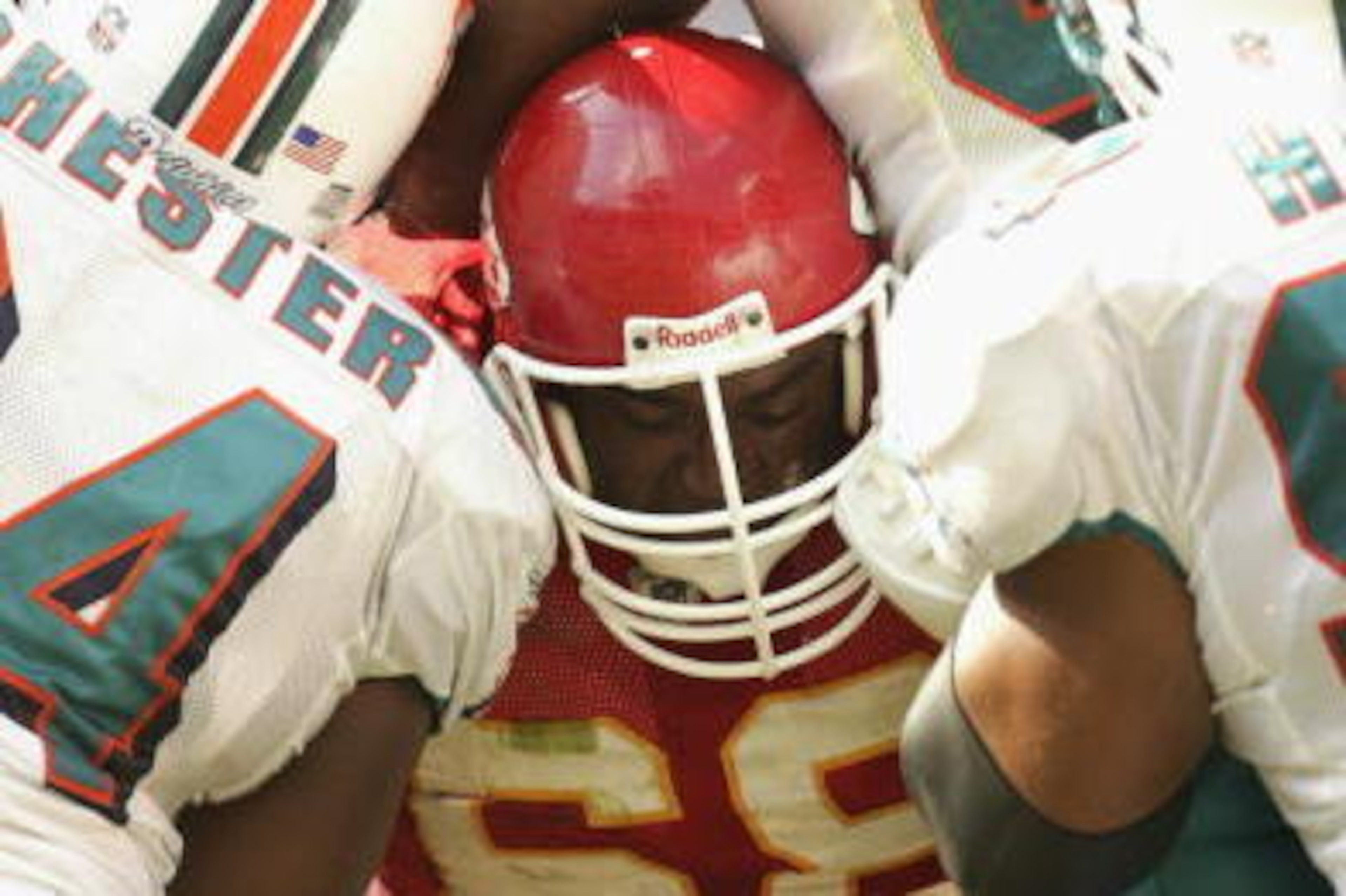 KANSAS CITY, MO - SEPTEMBER 29:  Guard Will Shields #68 of the Kansas City Chiefs blocks on a field goal attempt during the NFL game against the Miami Dolphins on September 29, 2002 at Arrowhead Stadium in Kansas City, Missouri.  The Chiefs won 48-30. (Ph