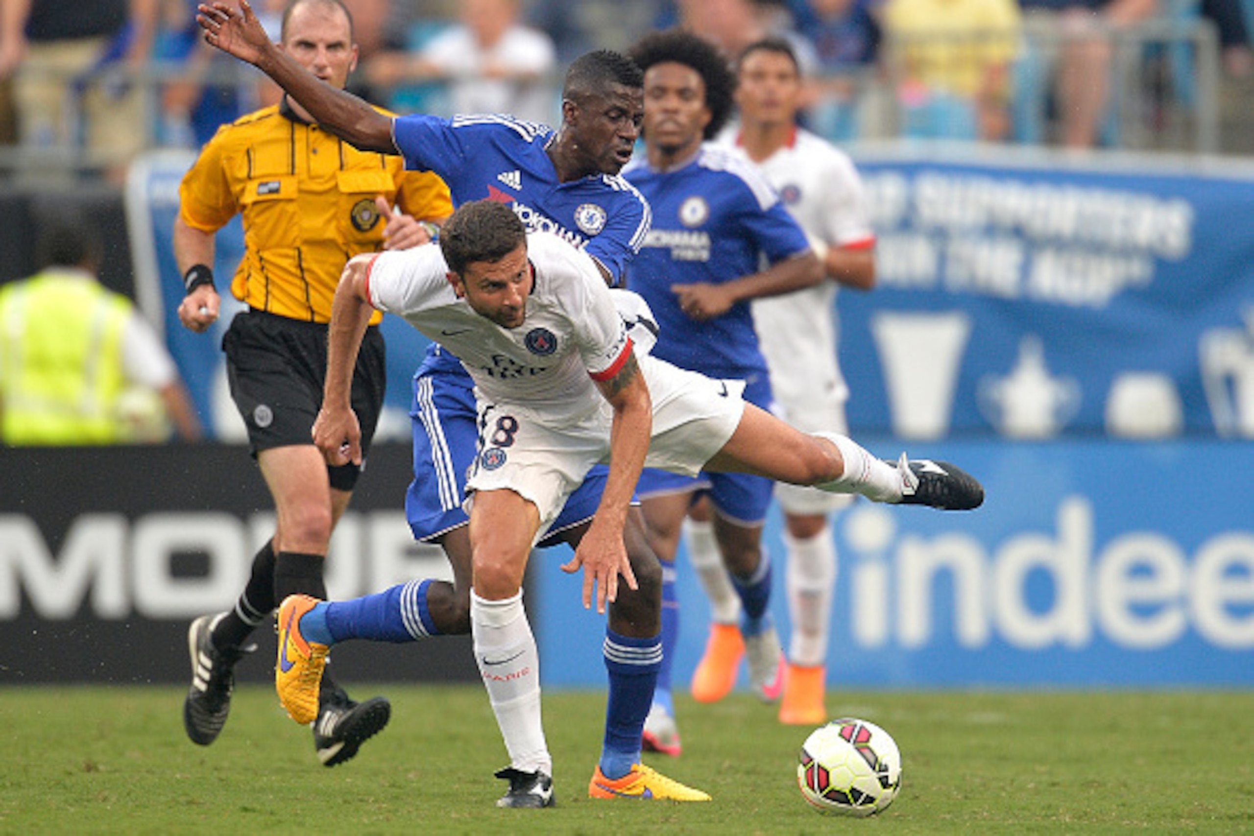 CHARLOTTE, NC - JULY 25: Ramires #7 of Chelsea defends Thiago Motta #8 of Paris Saint-Germain during their International Champions Cup match at Bank of America Stadium on July 25, 2015 in Charlotte, North Carolina. Chelsea won 2-1 on penalty kicks. (Pho CHARLOTTE, NC - JULY 25: Ramires #7 of Chelsea defends Thiago Motta #8 of Paris Saint-Germain during their International Champions Cup match at Bank of America Stadium on July 25, 2015 in Charlotte, North Carolina. Chelsea won 2-1 on penalty kicks. (Pho