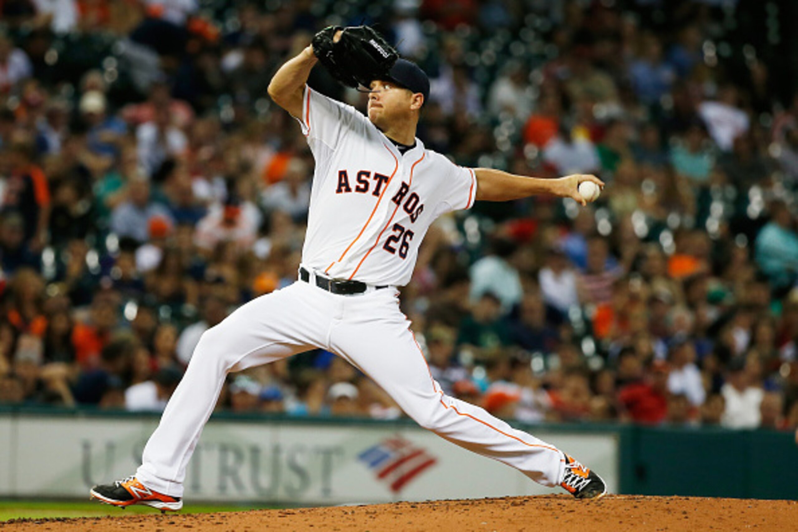 HOUSTON, TX - JULY 30:  Scott Kazmir #26 of the Houston Astros throws a pitch in the third inning against the Los Angeles Angels of Anaheim during their game at Minute Maid Park on July 30, 2015 in Houston, Texas.  (Photo by Scott Halleran/Getty Images)