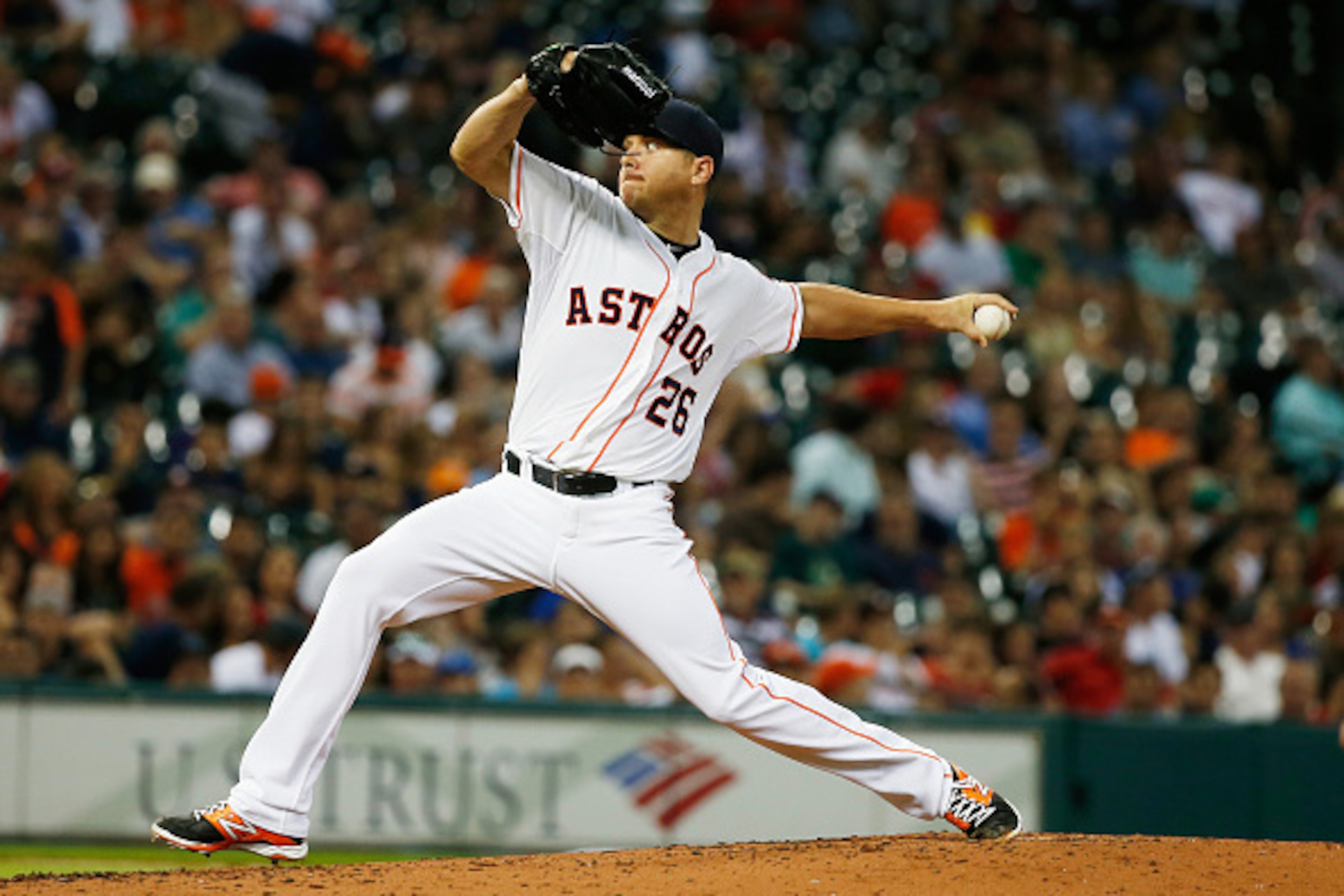 HOUSTON, TX - JULY 30:  Scott Kazmir #26 of the Houston Astros throws a pitch in the third inning against the Los Angeles Angels of Anaheim during their game at Minute Maid Park on July 30, 2015 in Houston, Texas.  (Photo by Scott Halleran/Getty Images)