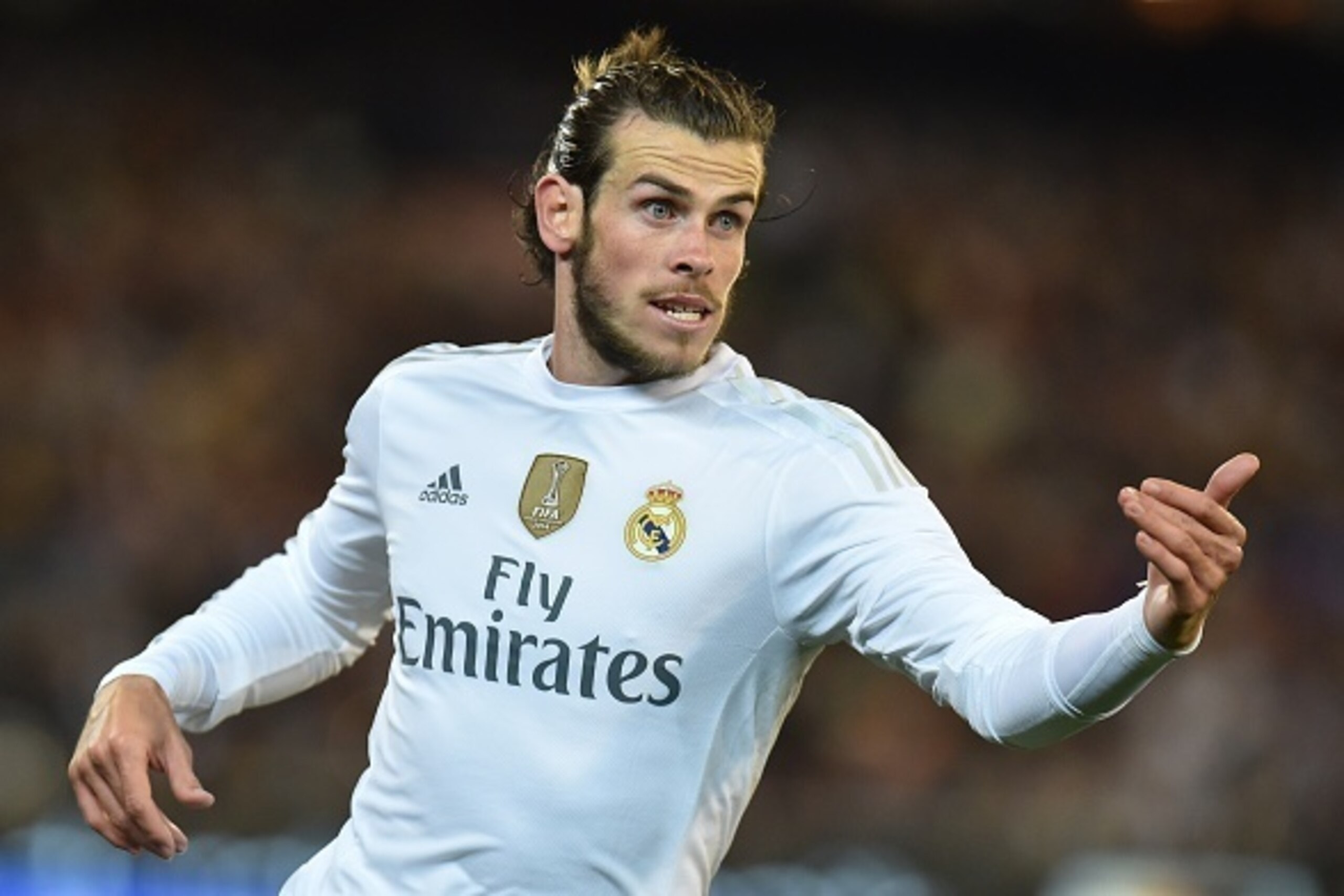 Real Madrid's Gareth Bale gestures during the International Champions Cup football match between Real Madrid and AS Roma in Melbourne on July 18, 2015. AFP PHOTO / Paul CROCK -- IMAGE RESTRICTED TO EDITORIAL USE - STRICTLY NO COMMERCIAL USE        (Photo 