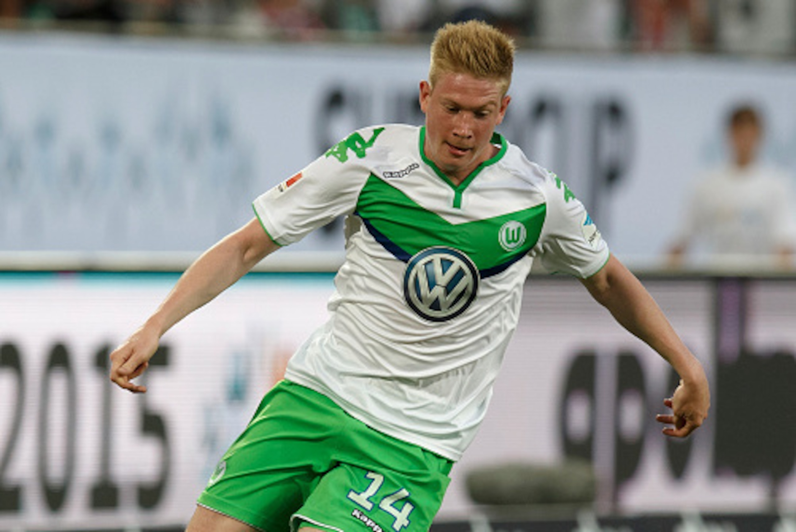 WOLFSBURG, GERMANY - AUGUST 01: Kevin De Bruyne of VfL Wolfsburg runs with the ball during the DFL Supercup 2015 match between VfL Wolfsburg and FC Bayern Muenchen at Volkswagen Arena on August 1, 2015 in Wolfsburg, Germany. (Photo by Boris Streubel/Get WOLFSBURG, GERMANY - AUGUST 01: Kevin De Bruyne of VfL Wolfsburg runs with the ball during the DFL Supercup 2015 match between VfL Wolfsburg and FC Bayern Muenchen at Volkswagen Arena on August 1, 2015 in Wolfsburg, Germany. (Photo by Boris Streubel/Get