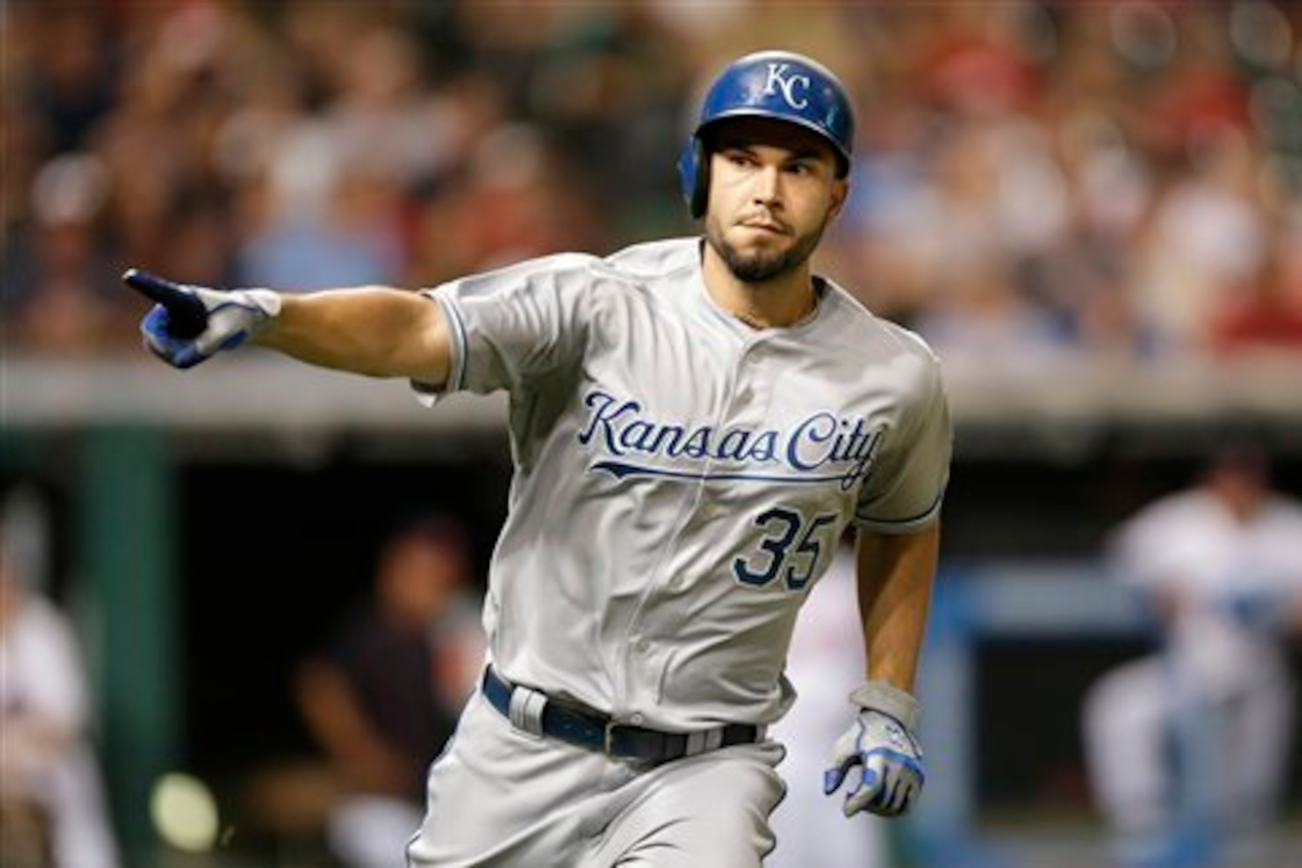 Eric Hosmer as the Phillies' long-term first baseman? Yes, please.