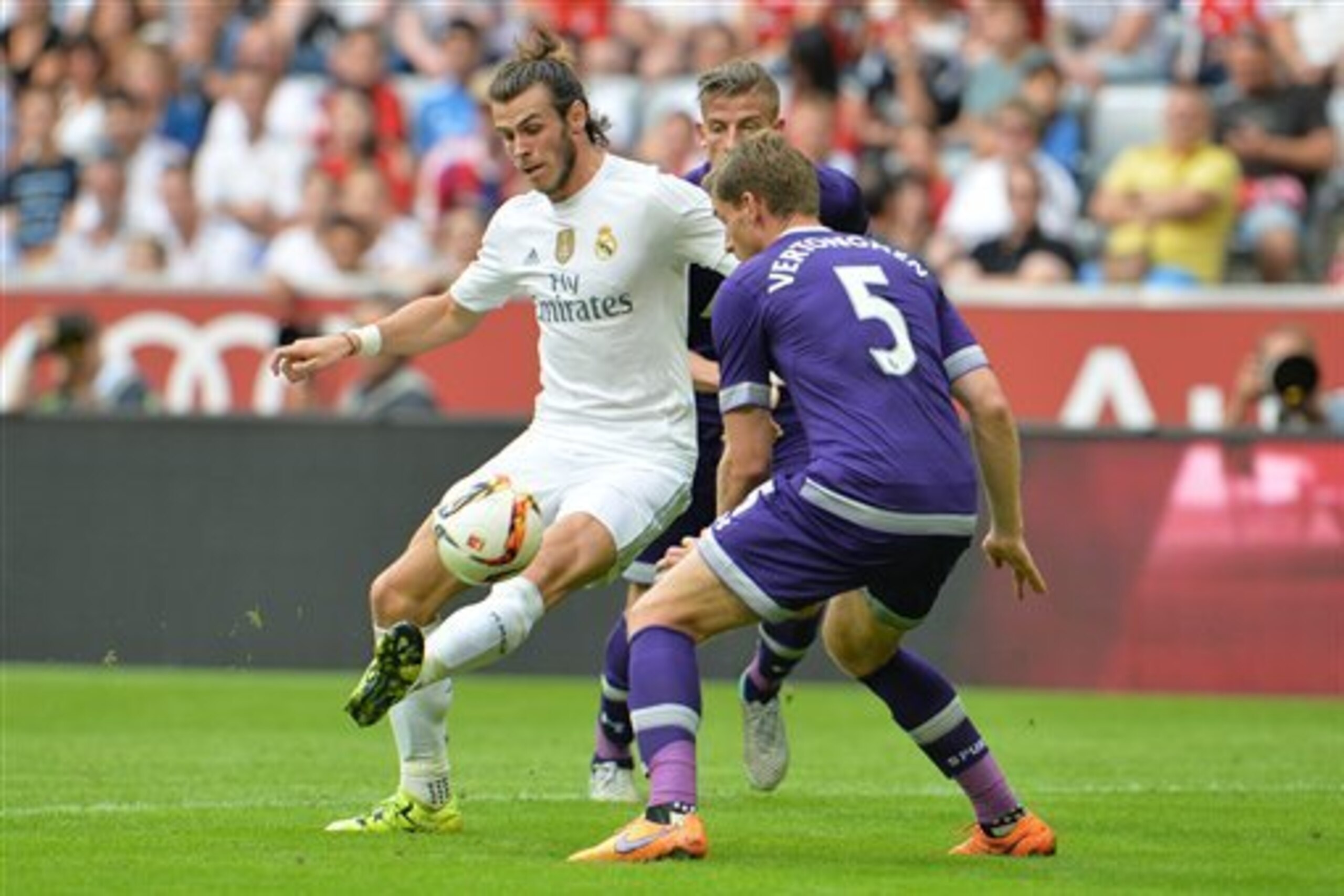 Jan Vertonghen was paying close attention to Real's Gareth Bale here, but Spurs granted their opponents too much room on other occasions.