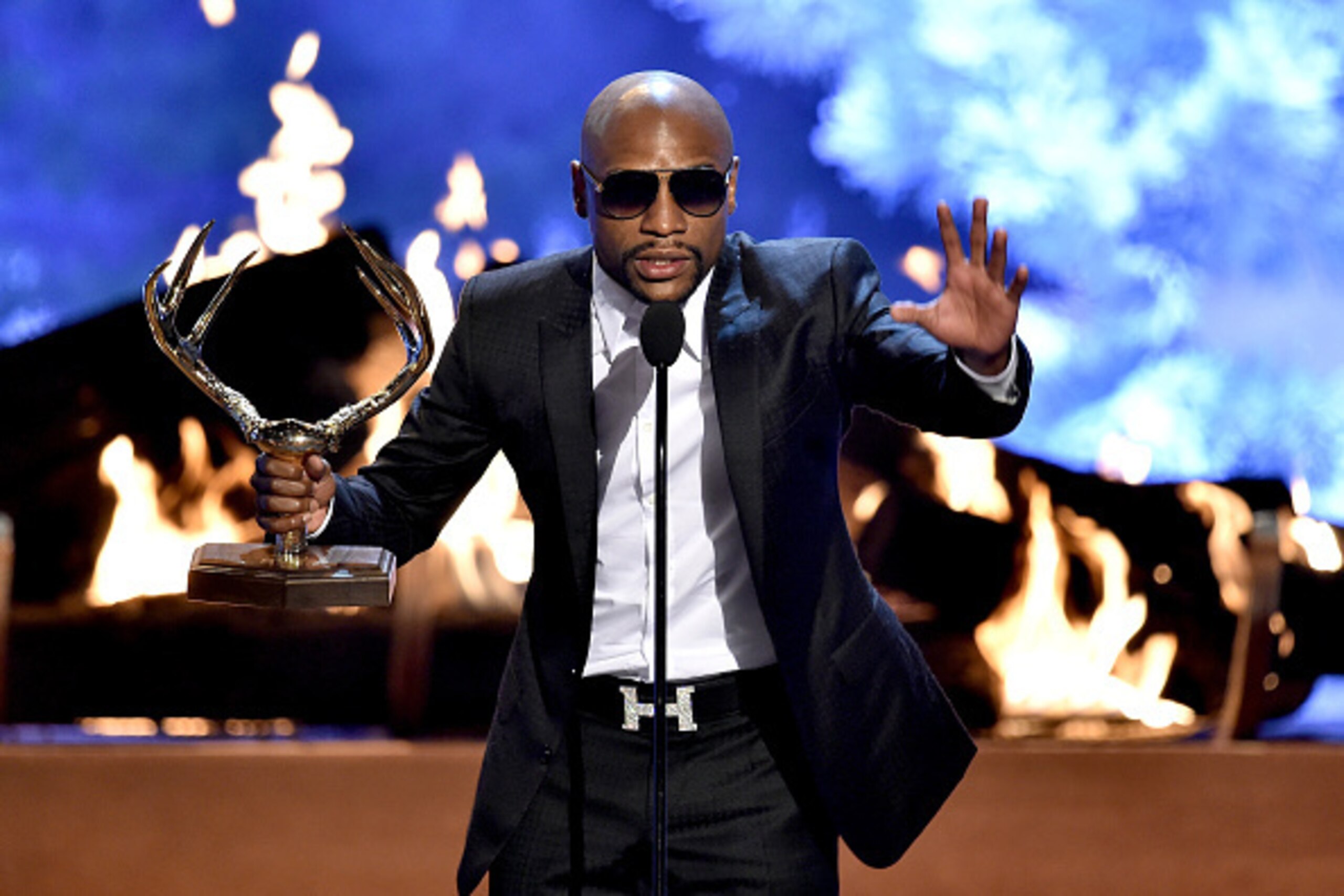 CULVER CITY, CA - JUNE 06:  Professional boxer Floyd Mayweather, Jr. accepts The Best Ever award onstage during Spike TV's Guys Choice 2015 at Sony Pictures Studios on June 6, 2015 in Culver City, California.  (Photo by Kevin Winter/Getty Images for Spike