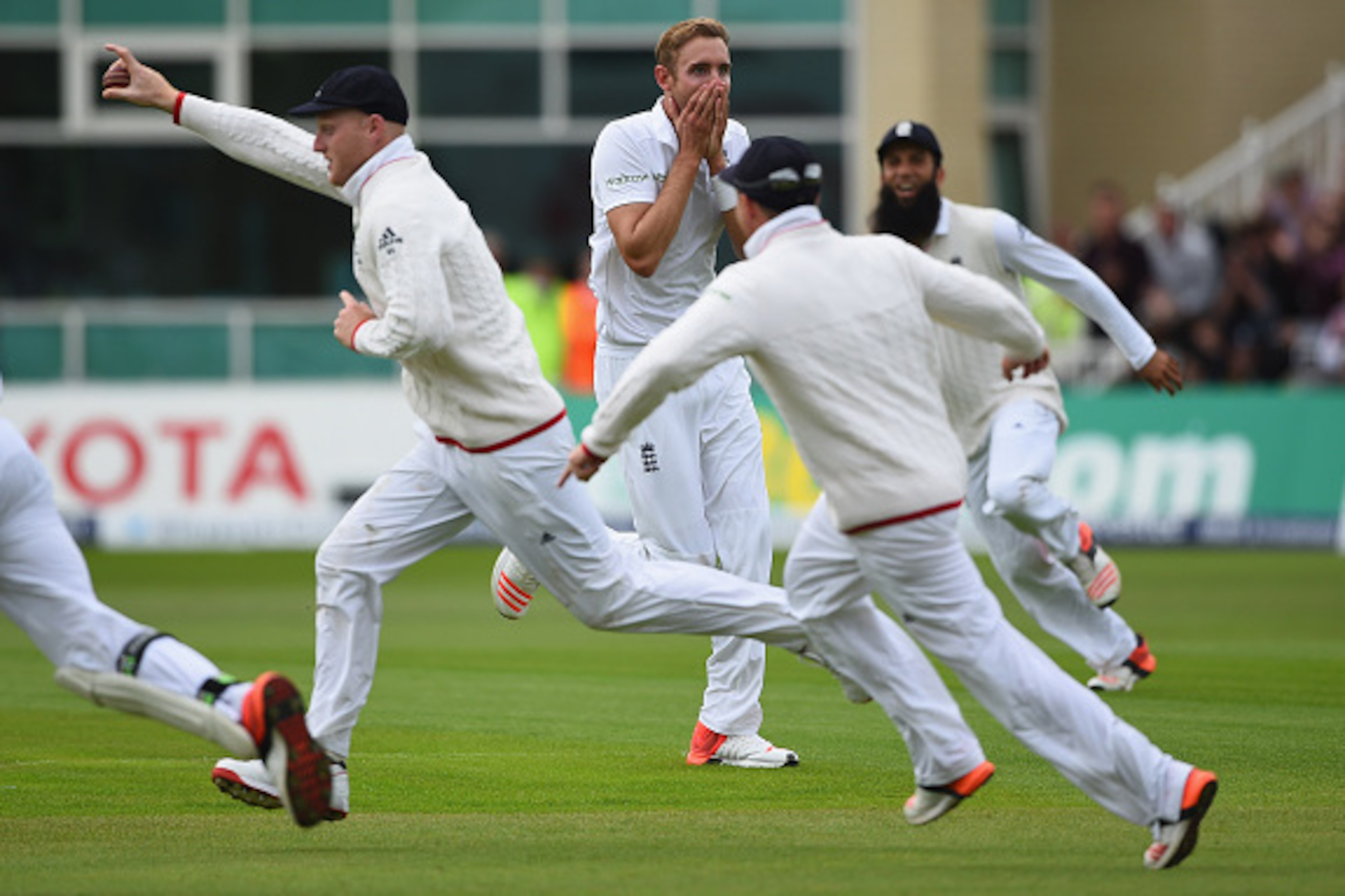 NOTTINGHAM, ENGLAND - AUGUST 06:  Stuart Broad of England looks on in disbelief at Ben Stokes after his amazing catch to dimiss Adam Voges of Australia during day one of the 4th Investec Ashes Test match between England and Australia at Trent Bridge on Au