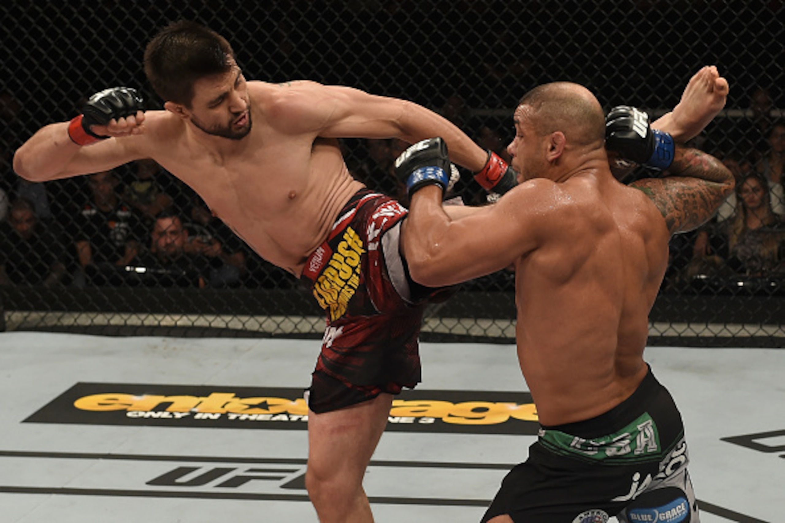 GOIANIA, BRAZIL - MAY 30:  Carlos Condit of the United States kicks Thiago Alves of Brazil in their welterweight UFC bout during the UFC Fight Night event at Arena Goiania on May 30, 2015 in Goiania, Brazil.  (Photo by Buda Mendes/Zuffa LLC/Zuffa LLC via 