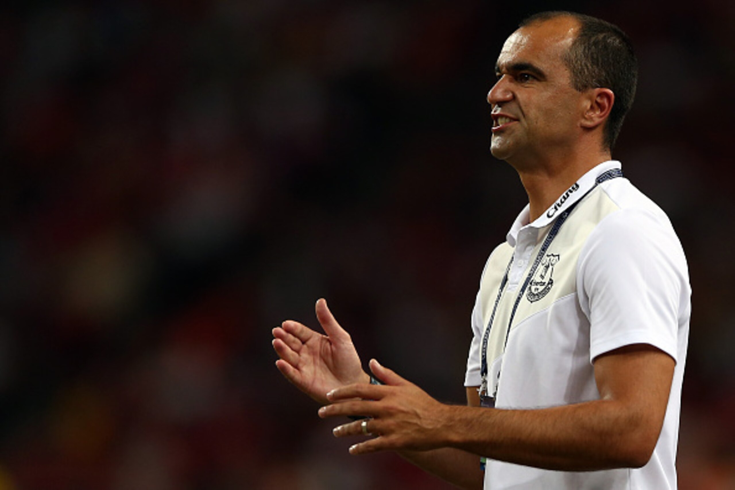 SINGAPORE - JULY 18:  Roberto Martinez manager of Everton during the Barclays Asia Trophy final match between Arsenal and Everton at the National Stadium on July 18, 2015 in Singapore.  (Photo by Stanley Chou/Getty Images)