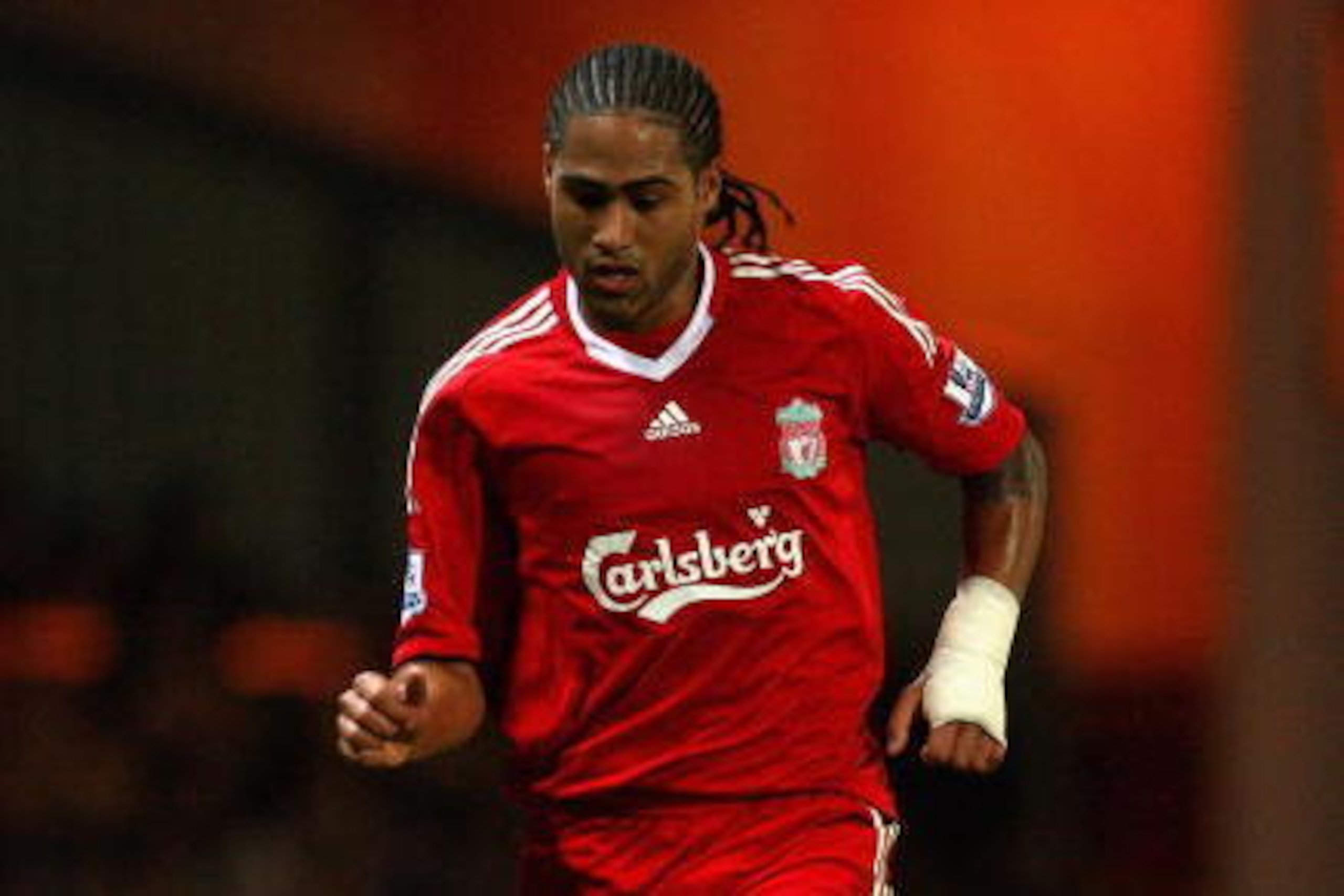 BLACKBURN, ENGLAND - DECEMBER 05:  Glen Johnson of Liverpool in action during the Barclays Premier League match between Blackburn Rovers and Liverpool at Ewood Park on December 5, 2009 in Blackburn, England.  (Photo by Clive Brunskill/Getty Images)