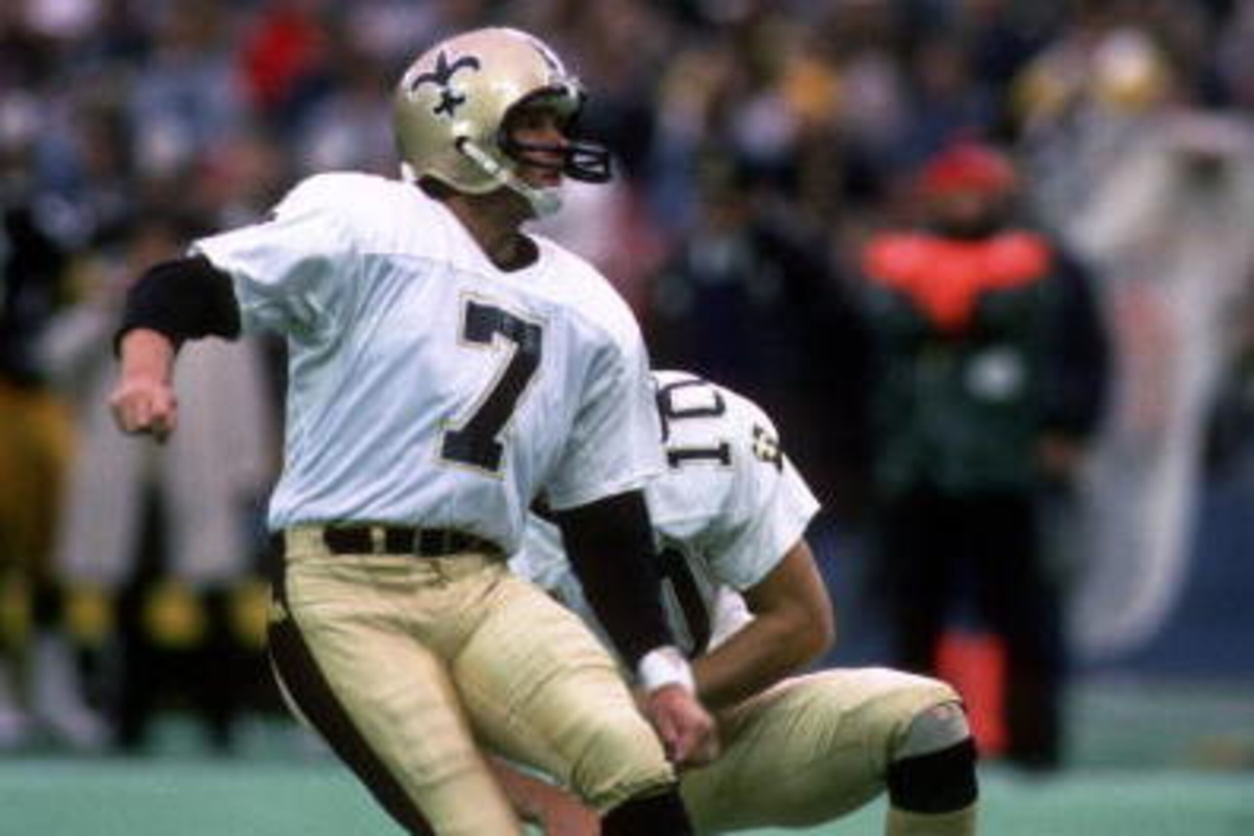 PITTSBURGH - NOVEMBER 29:  Kicker Morten Andersen #7 of the New Orleans Saints follows through on a kick during a game against the Pittsburgh Steelers at Three Rivers Stadium on November 29, 1987 in Pittsburgh, Pennsylvania.  (Photo by George Gojkovich/Ge