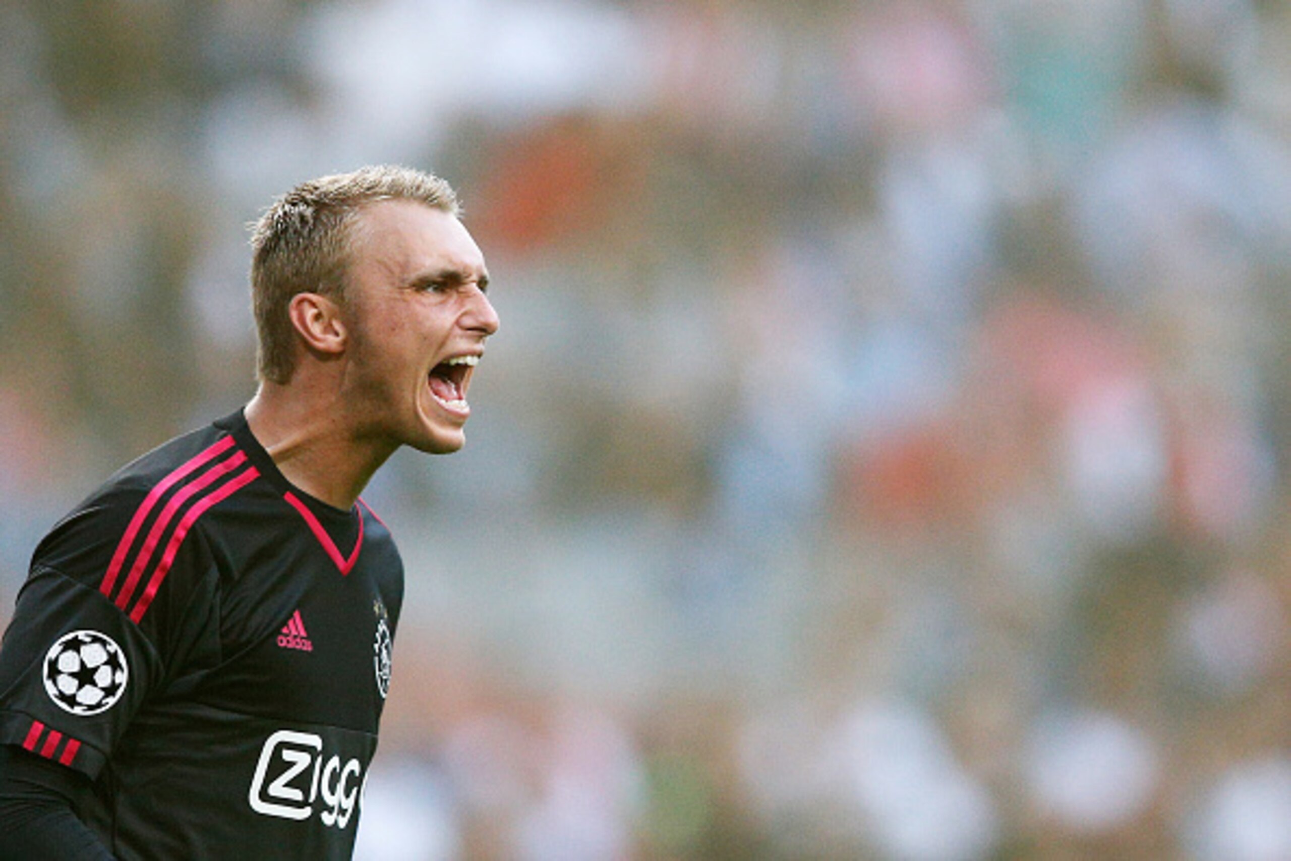 AMSTERDAM, NETHERLANDS - AUGUST 04: Goalkeeper, Jasper Cillessen of Ajax in action during the third qualifying round 2nd leg UEFA Champions League match between Ajax Amsterdam and SK Rapid Vienna held at Amsterdam ArenA on August 4, 2015 in Amsterdam, Ne AMSTERDAM, NETHERLANDS - AUGUST 04: Goalkeeper, Jasper Cillessen of Ajax in action during the third qualifying round 2nd leg UEFA Champions League match between Ajax Amsterdam and SK Rapid Vienna held at Amsterdam ArenA on August 4, 2015 in Amsterdam, Ne