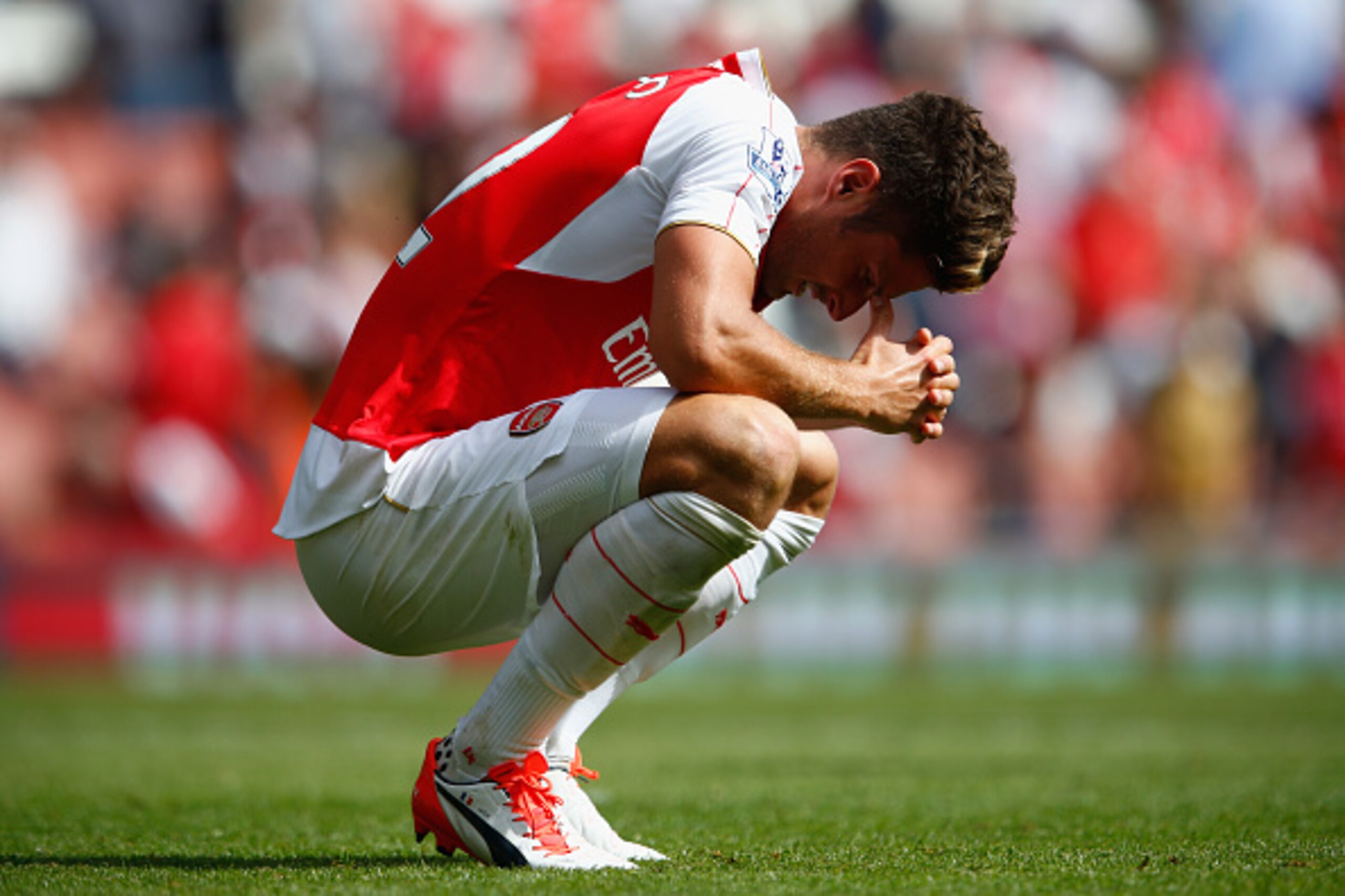 LONDON, ENGLAND - AUGUST 09:  Olivier Giroud of Arsenal looks dejected after defeat during the Barclays Premier League match between Arsenal and West Ham United at the Emirates Stadium on August 9, 2015 in London, England.  (Photo by Julian Finney/Getty I
