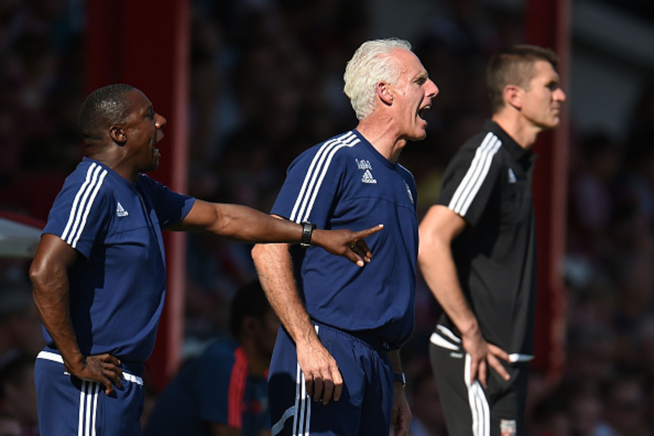 BRENTFORD, ENGLAND - AUGUST 08:  Manager of Ipswich Town Mick McCarthy gives instructions during the Sky Bet Championship match between Brentford and Ipswich Town at Griffin Park on August 8, 2015 in Brentford, England.  (Photo by Tom Dulat/Getty Images)