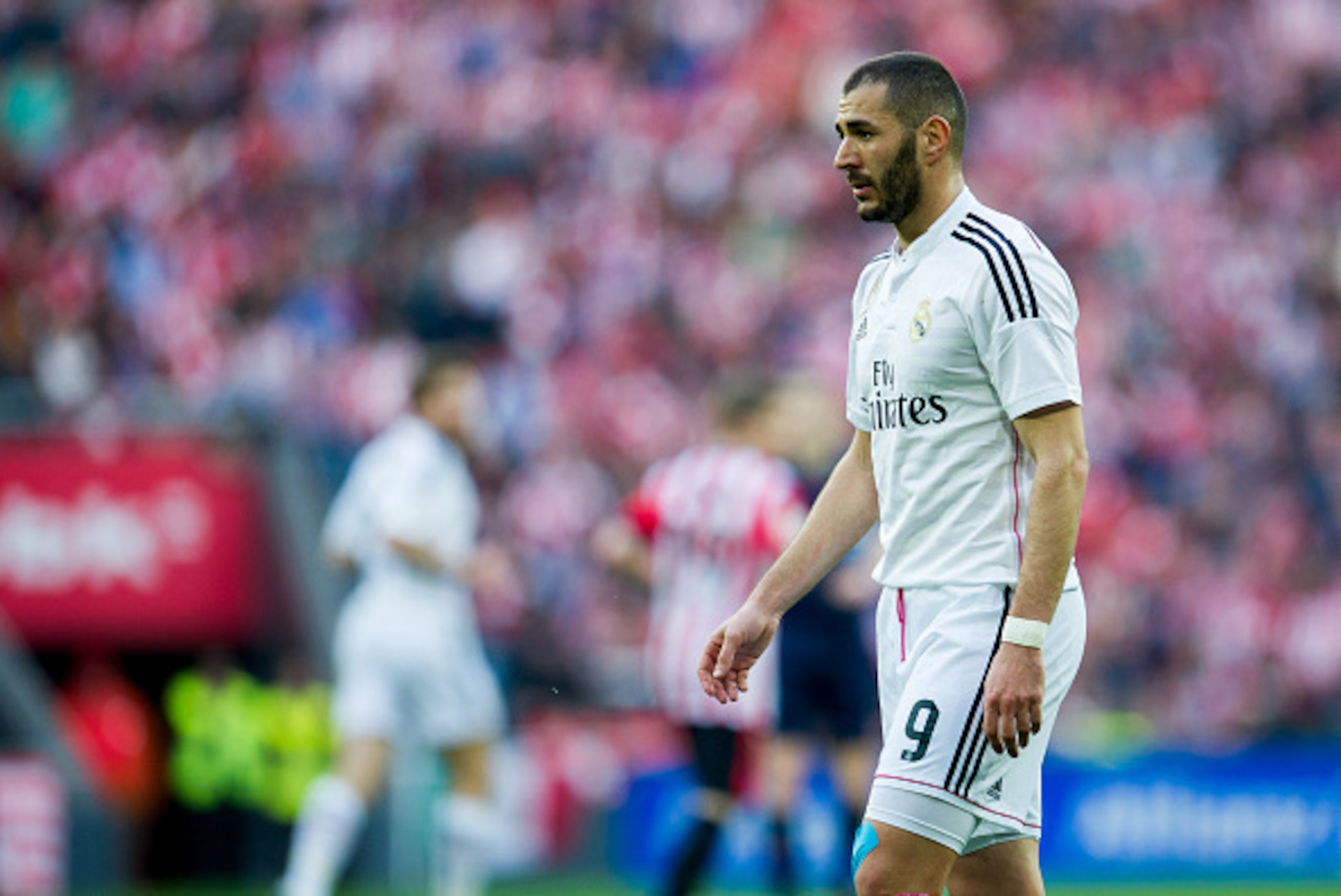BILBAO, SPAIN - MARCH 07:  Karim Benzema of Real Madrid reacts during the La Liga match between Athletic Club Bilbao and Real Madrid CF at San Mames Stadium on March 7, 2015 in Bilbao, Spain.  (Photo by Juan Manuel Serrano Arce/Getty Images)