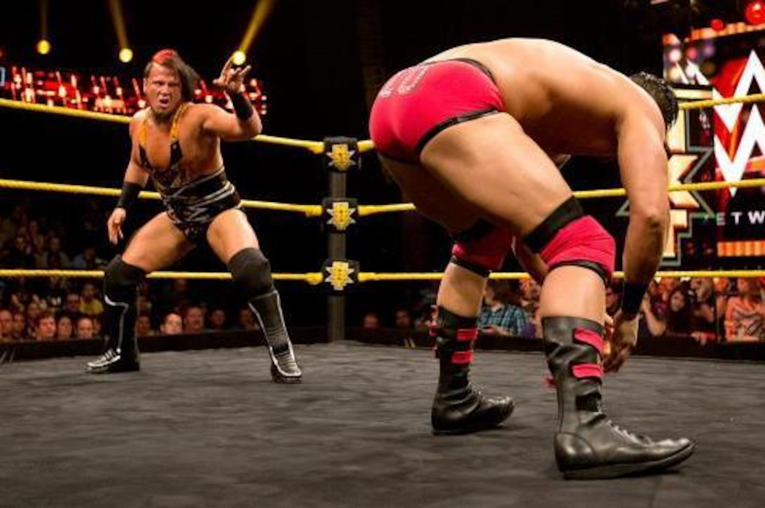 Solomon Crowe ready to pounce on Tye Dillinger. Solomon Crowe ready to pounce on Tye Dillinger.