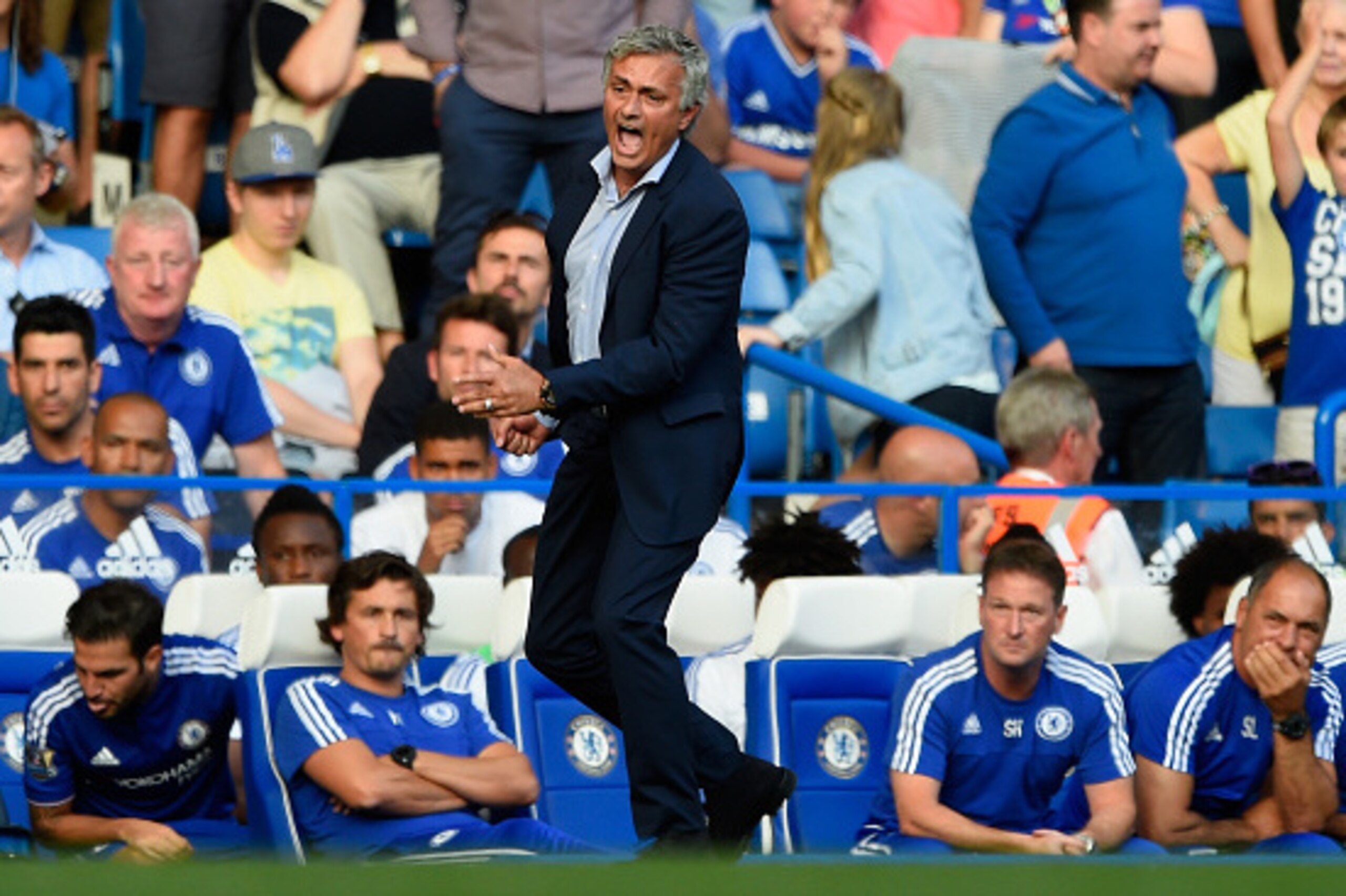 LONDON, ENGLAND - AUGUST 08:  Jose Mourinho Manager of Chelsea gestures during the Barclays Premier League match between Chelsea and Swansea City at Stamford Bridge on August 8, 2015 in London, England.  (Photo by Mike Hewitt/Getty Images)