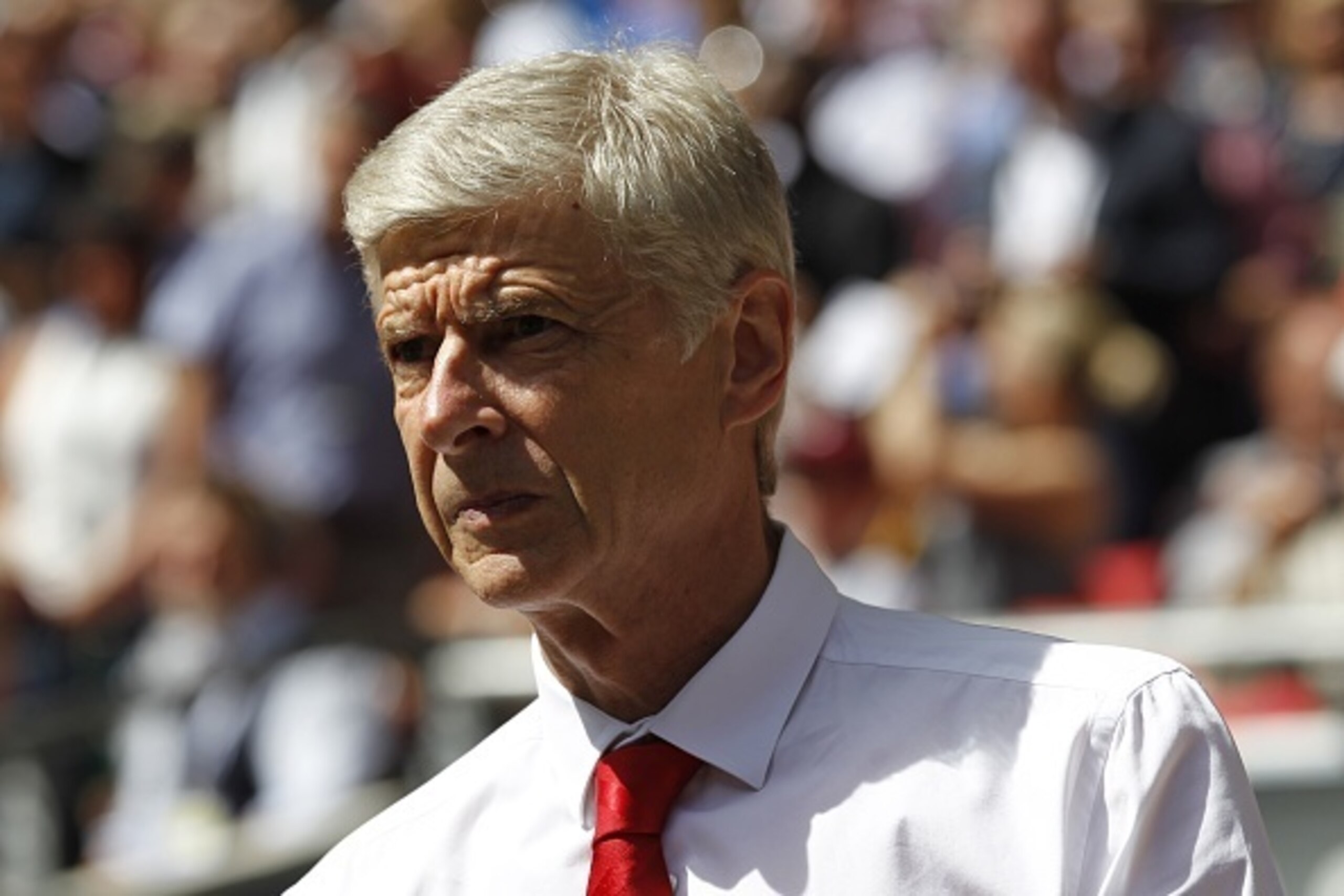 Arsenal's French manager Arsene Wenger looks on ahead of the FA Community Shield football match between Arsenal and Chelsea at Wembley Stadium in north London on August 2, 2015. AFP PHOTO / IAN KINGTON

 -- NOT FOR MARKETING OR ADVERTISING USE / RESTRICTE
